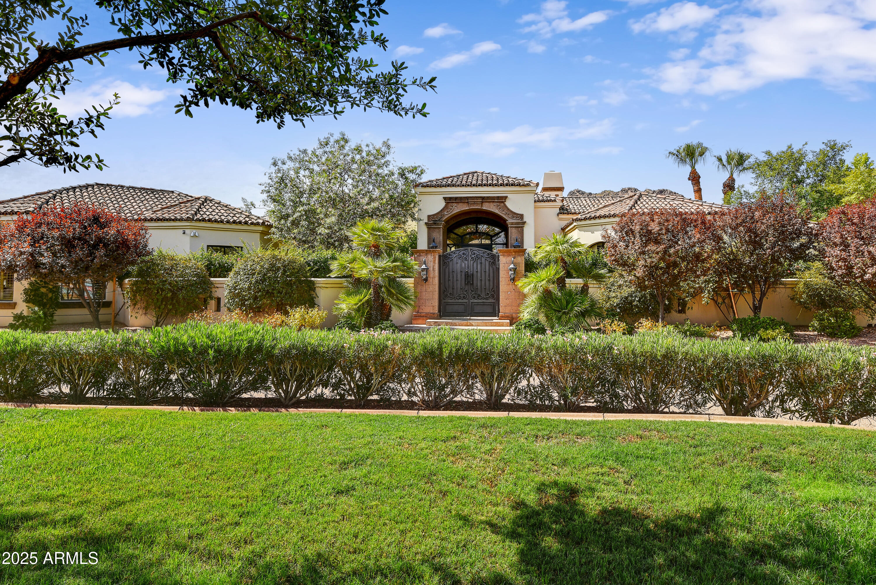 5747 E CABALLO Drive