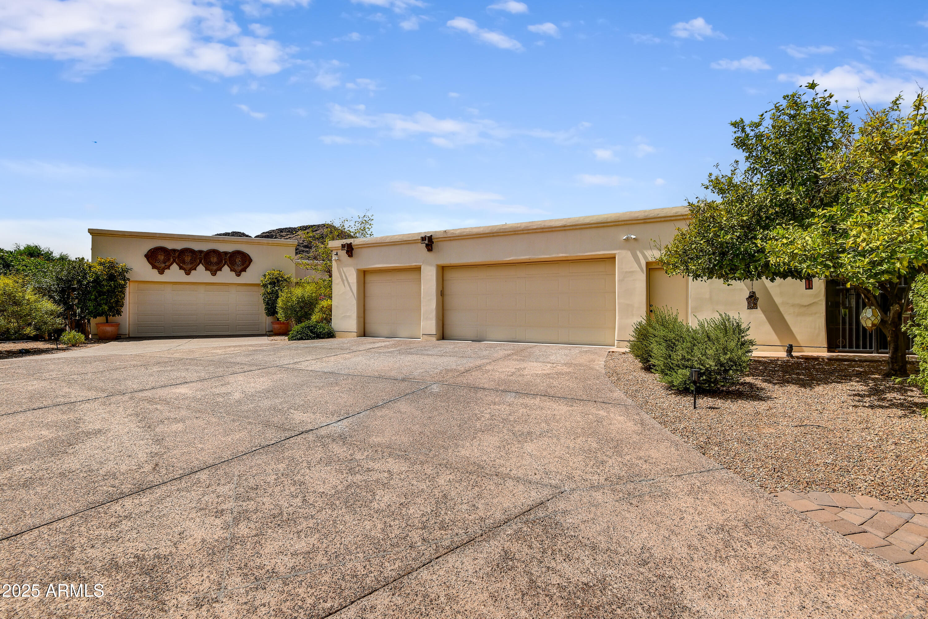 5747 E CABALLO Drive