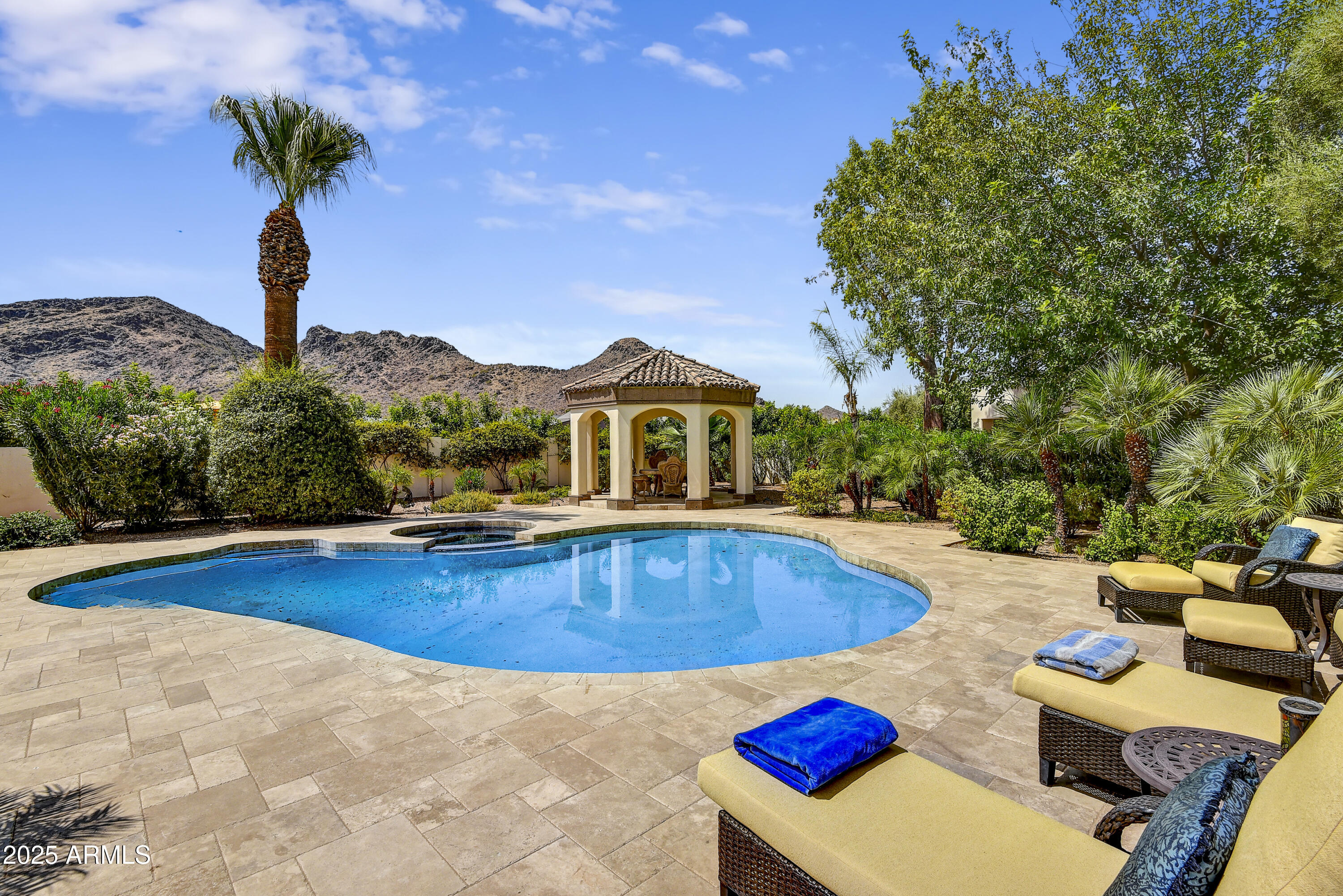 5747 E CABALLO Drive