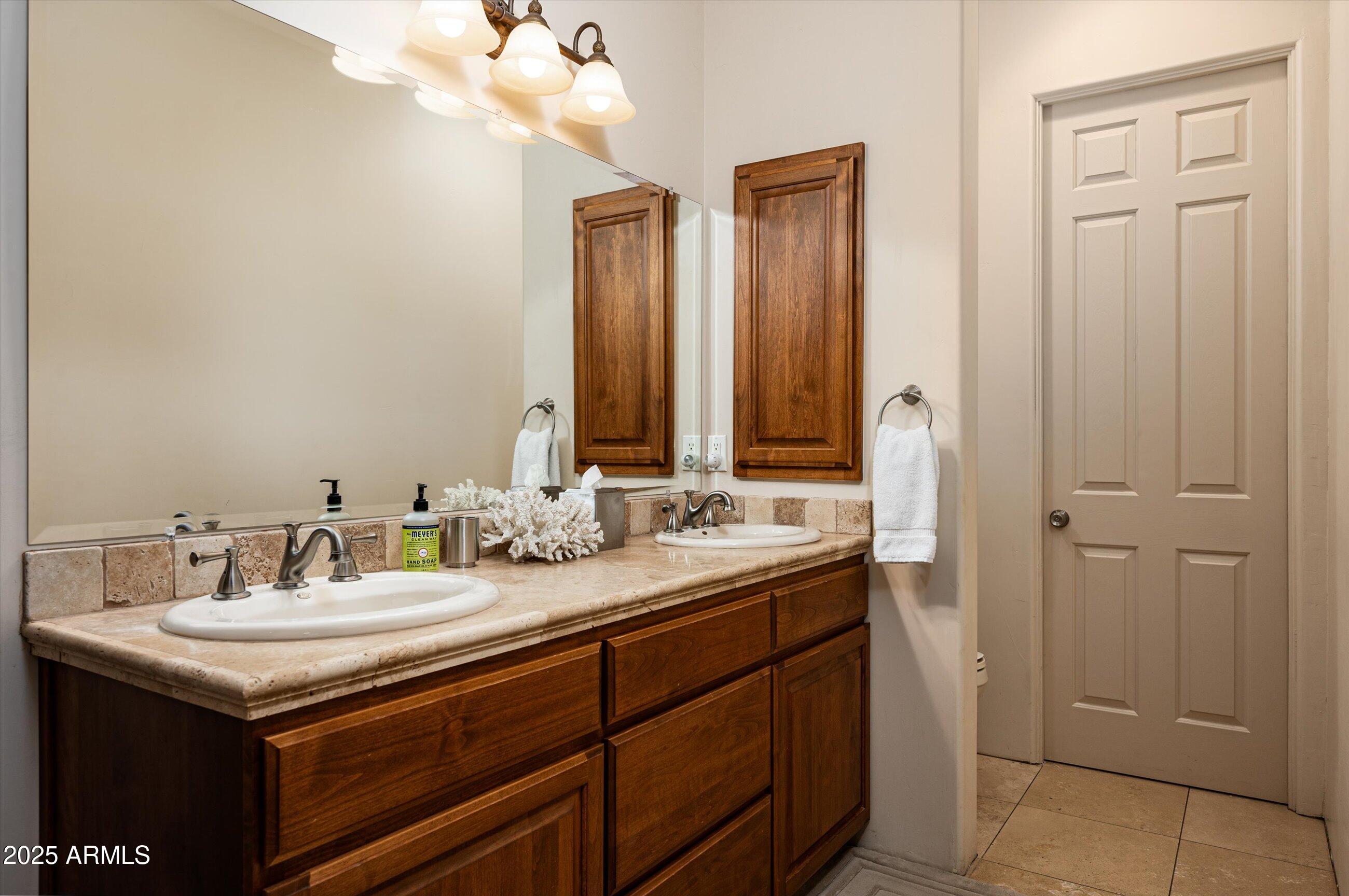 7025 E ASHLER HILLS Drive