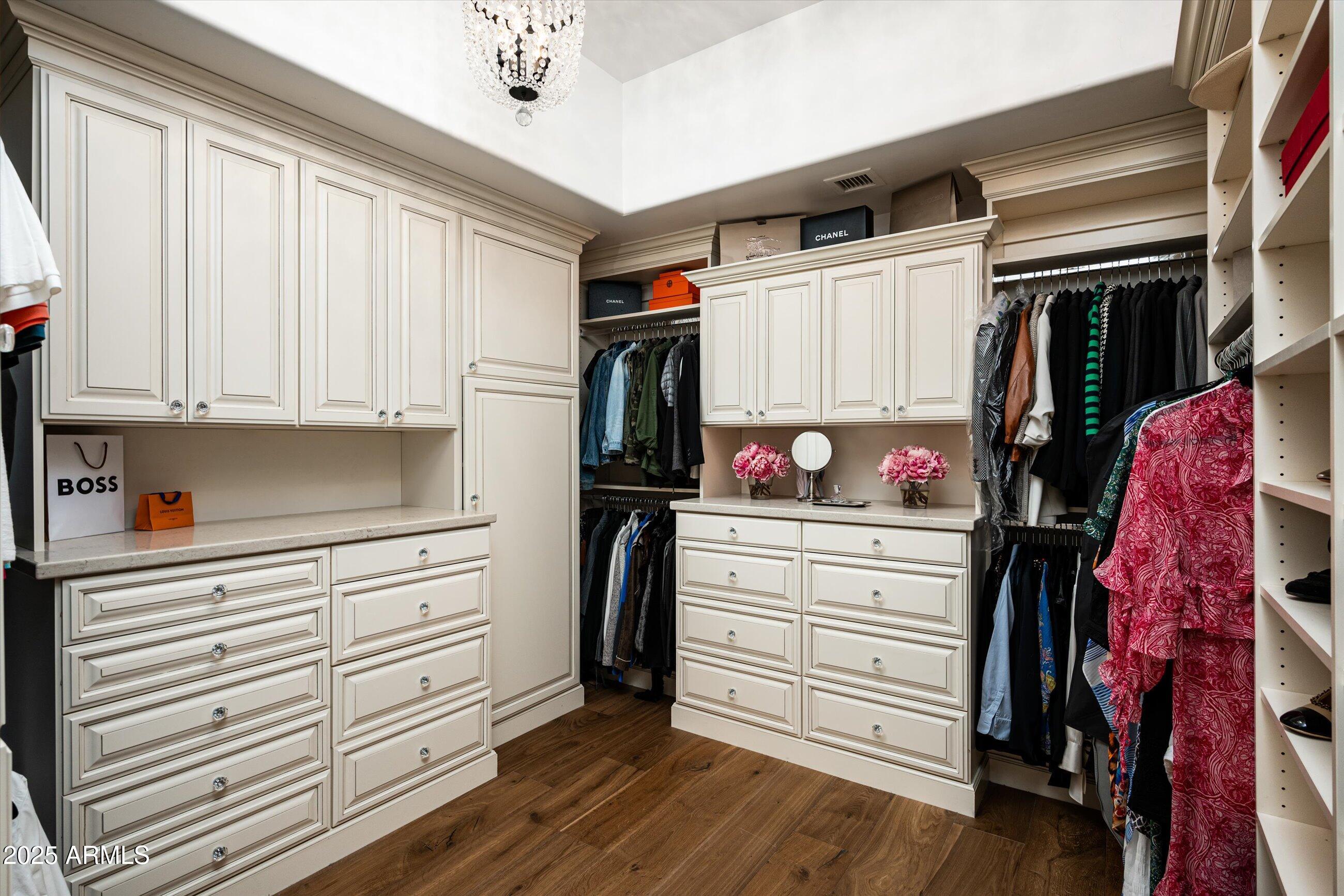 7025 E ASHLER HILLS Drive