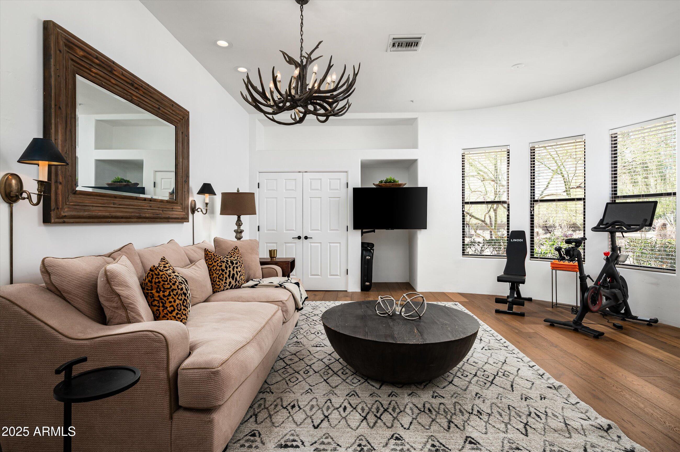 7025 E ASHLER HILLS Drive