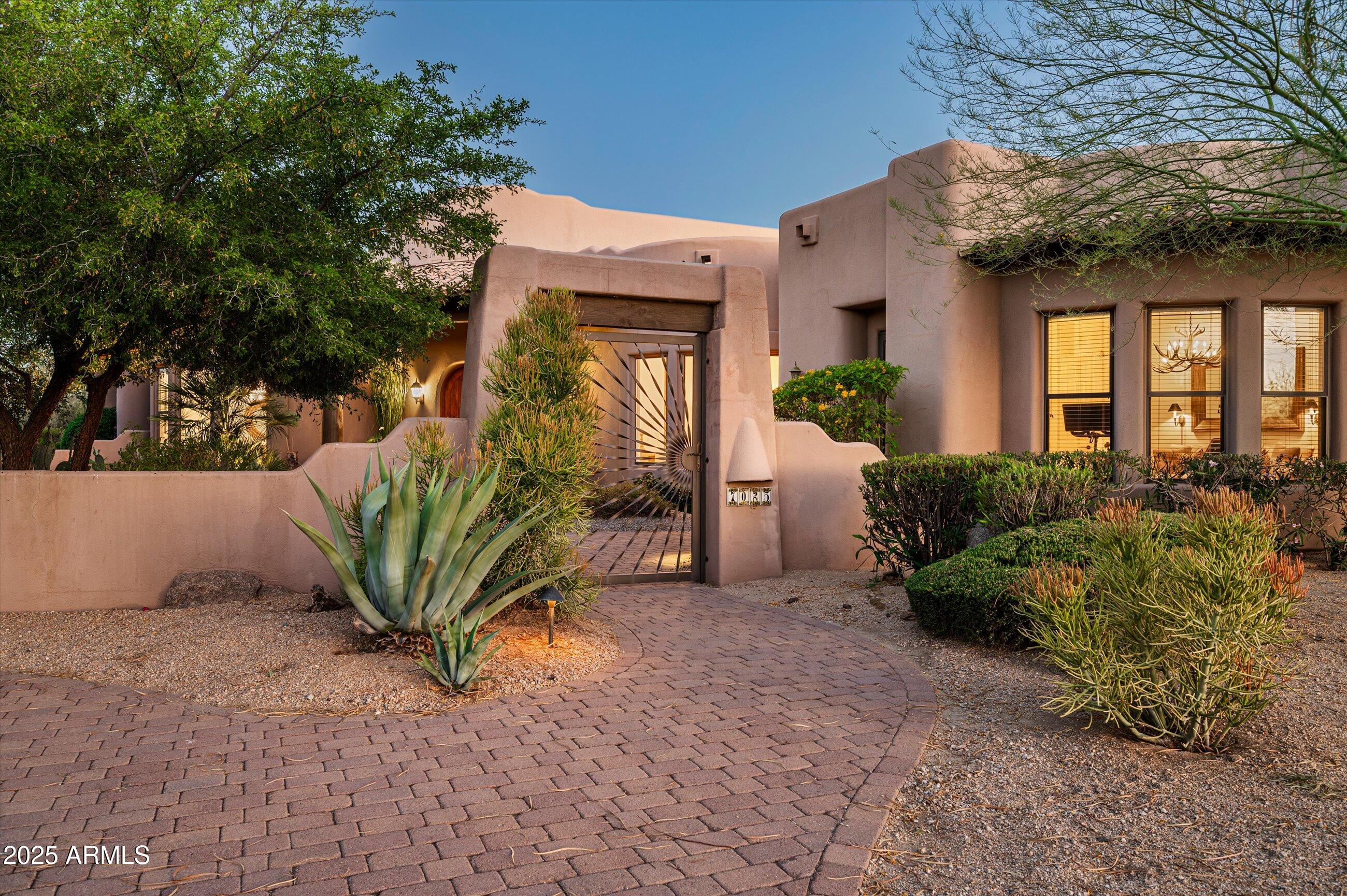 7025 E ASHLER HILLS Drive