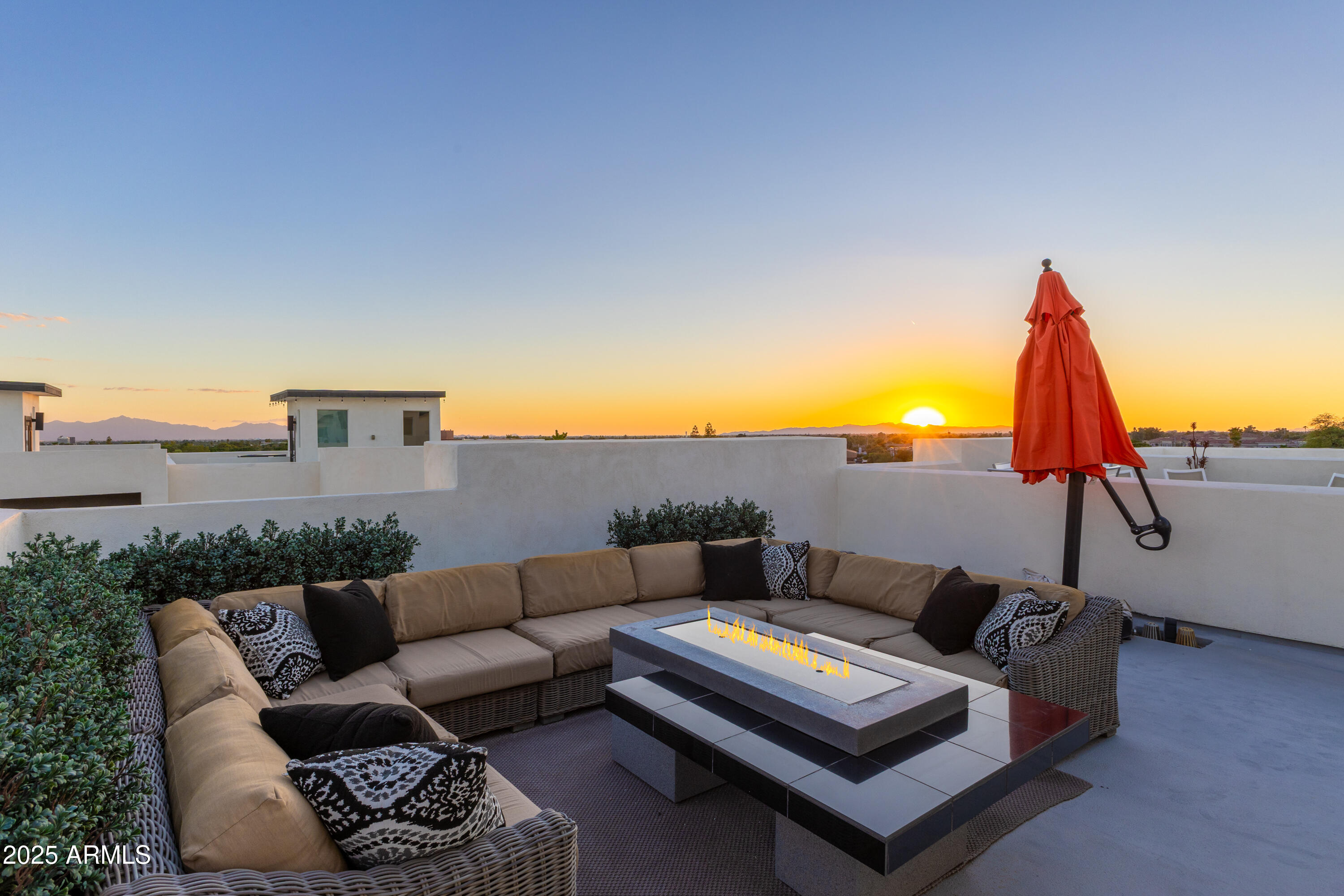 1717 E MORTEN Avenue, 62