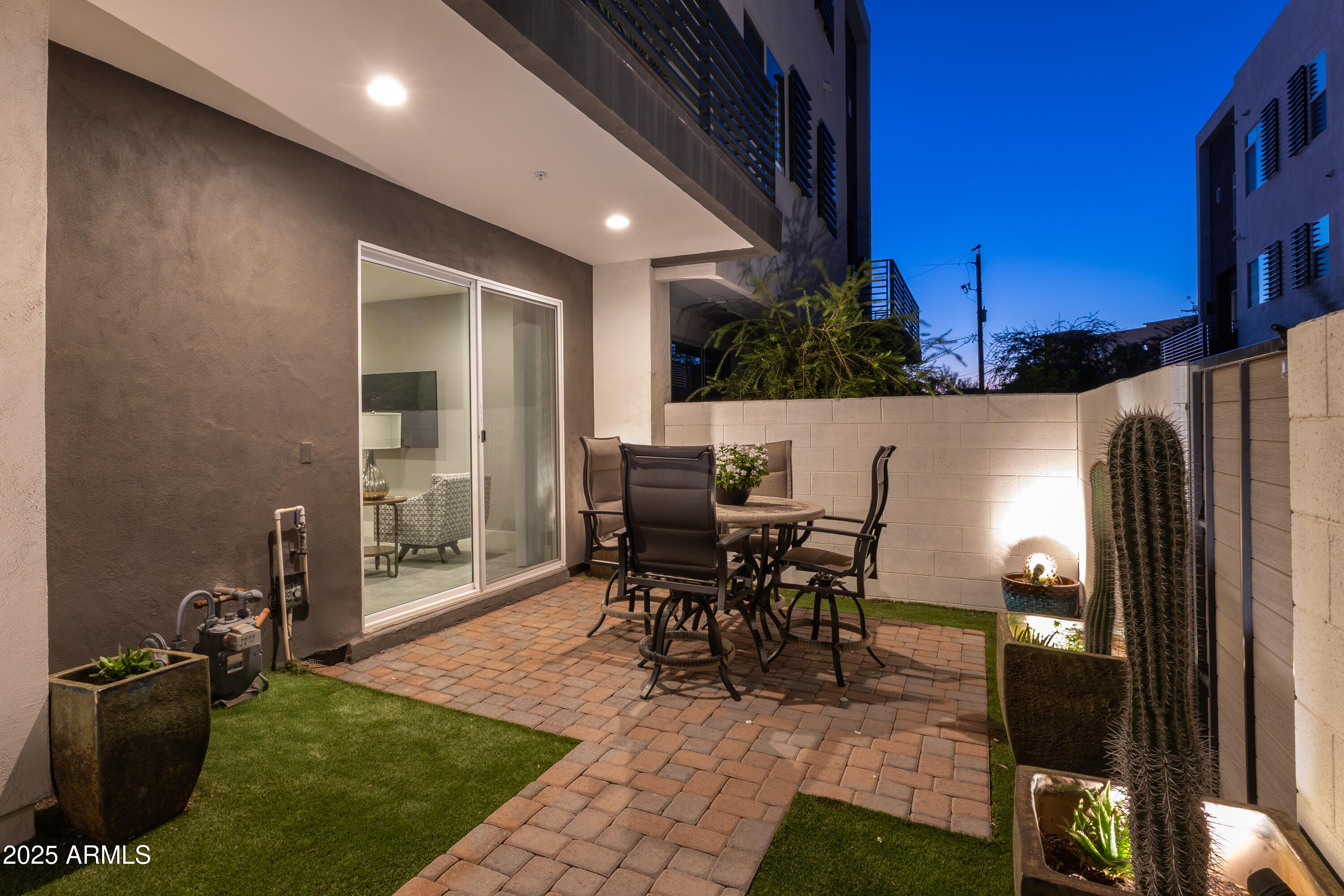 1717 E MORTEN Avenue, 62