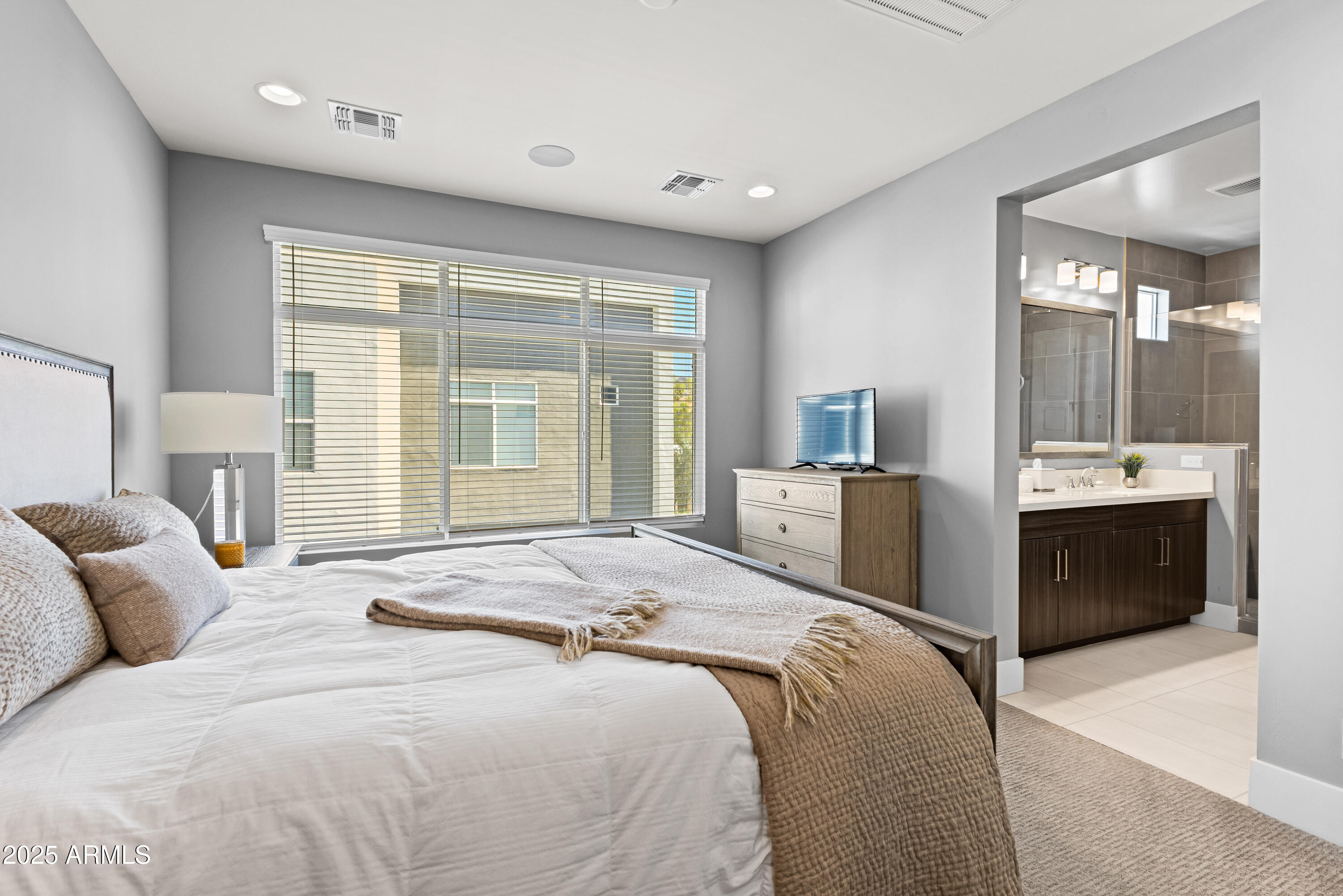 1717 E MORTEN Avenue, 62