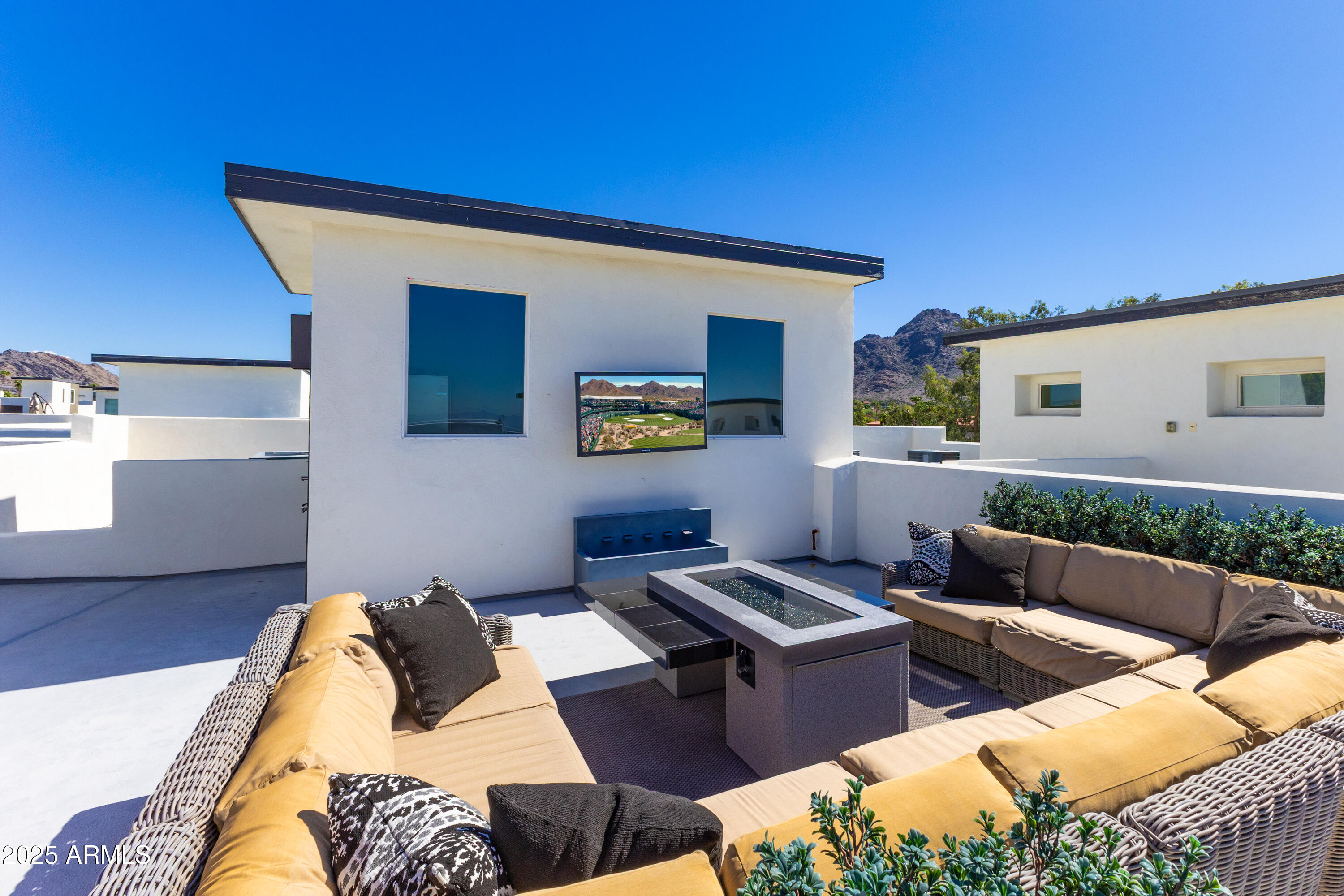 1717 E MORTEN Avenue, 62