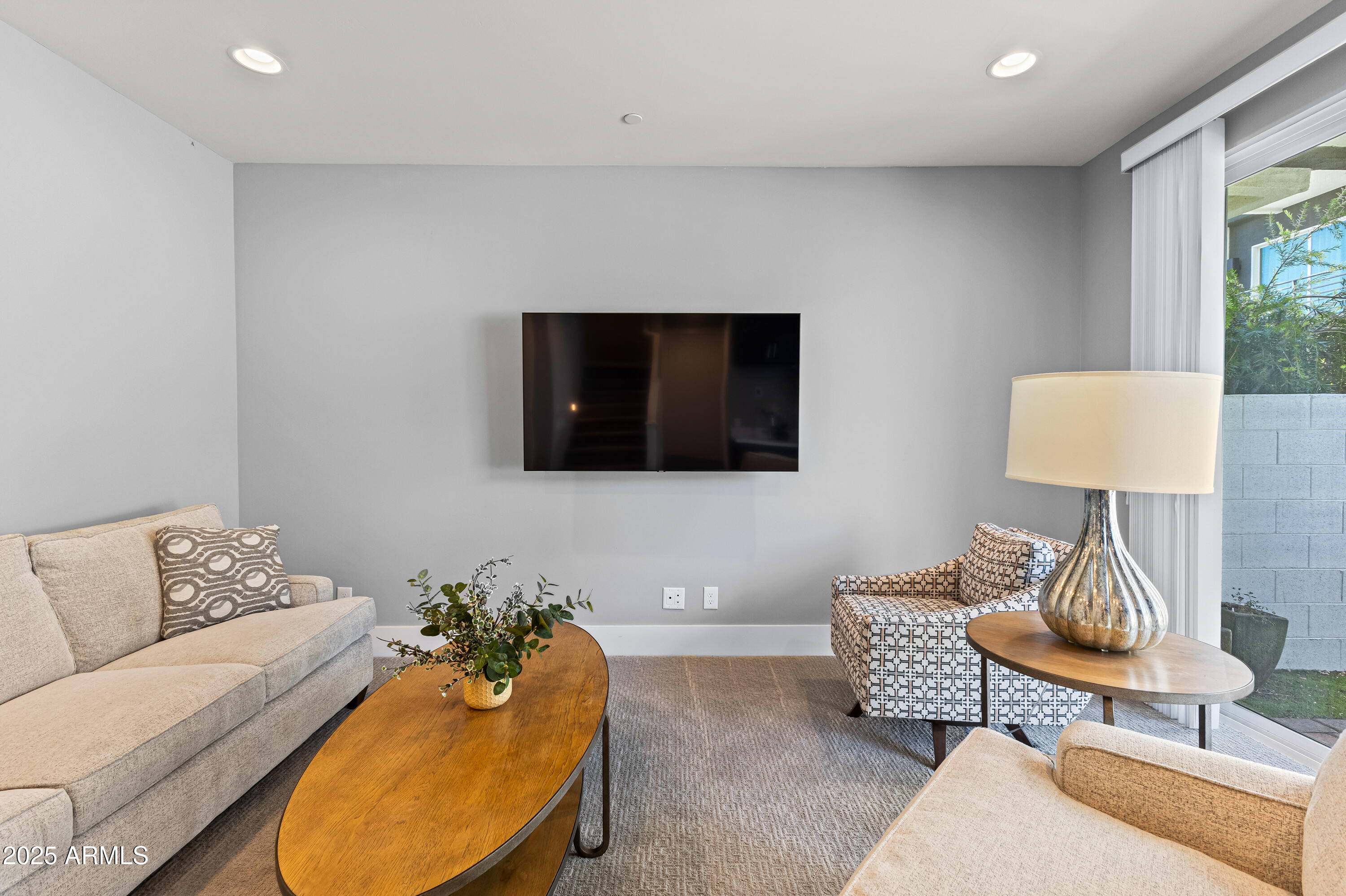 1717 E MORTEN Avenue, 62