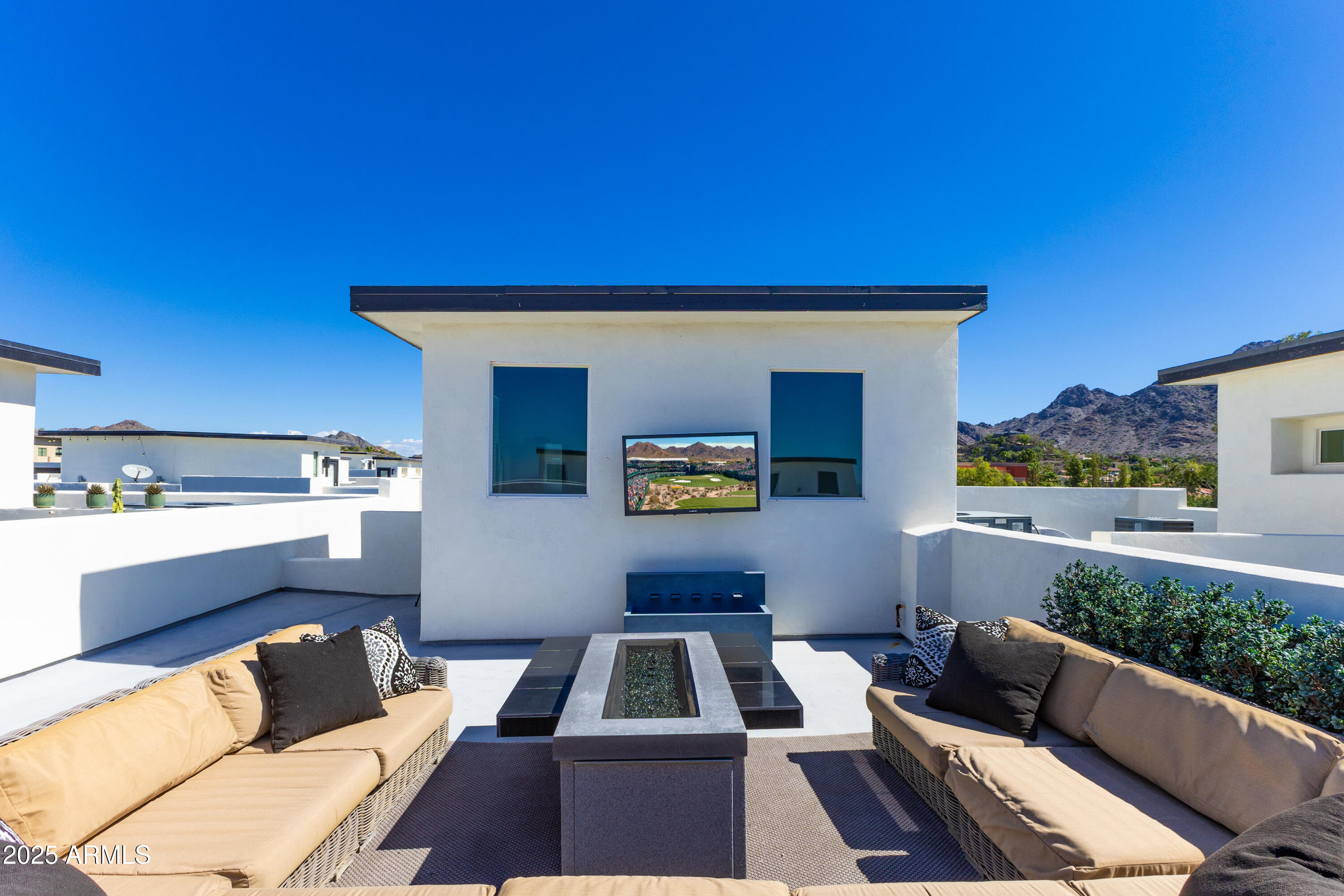 1717 E MORTEN Avenue, 62