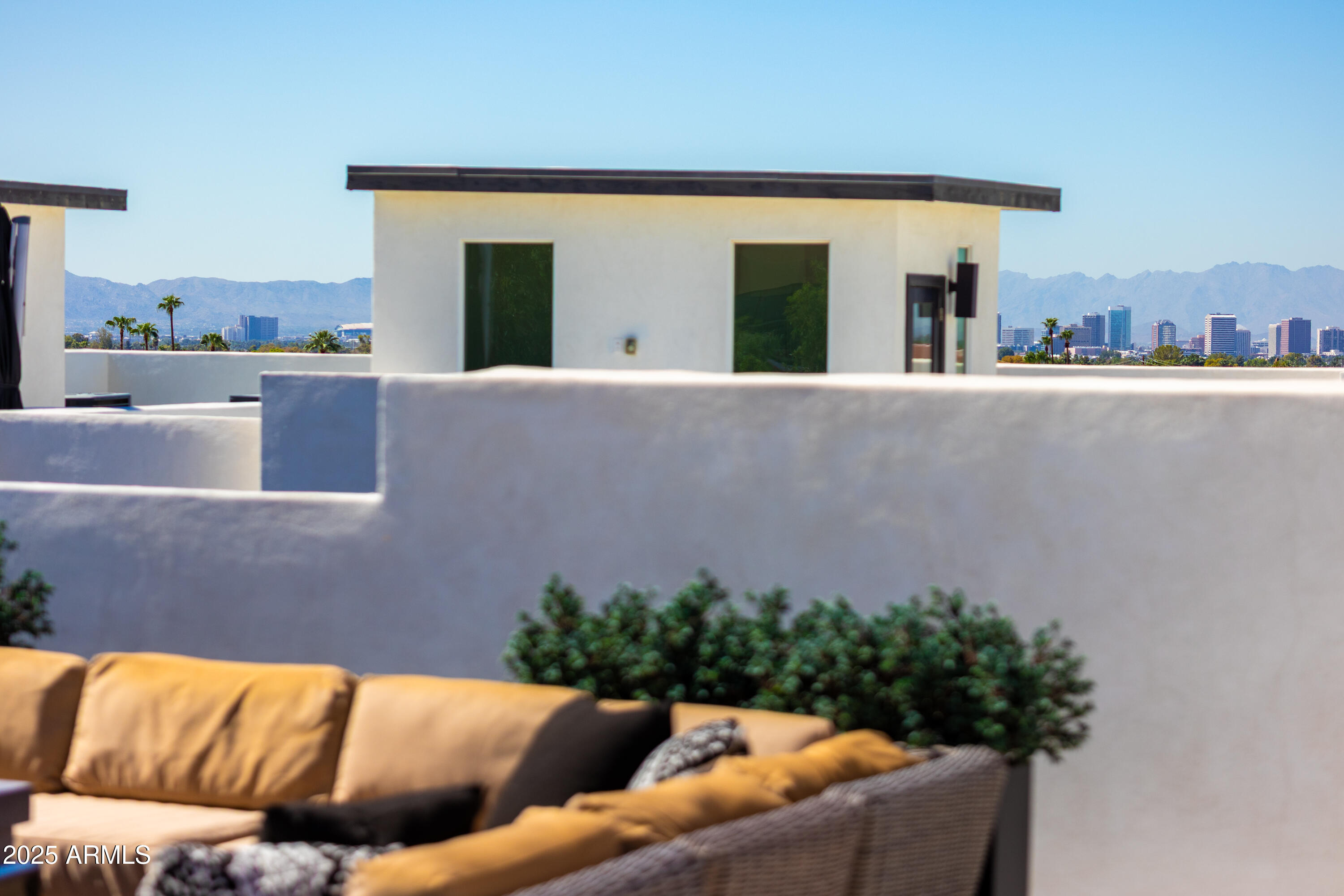 1717 E MORTEN Avenue, 62