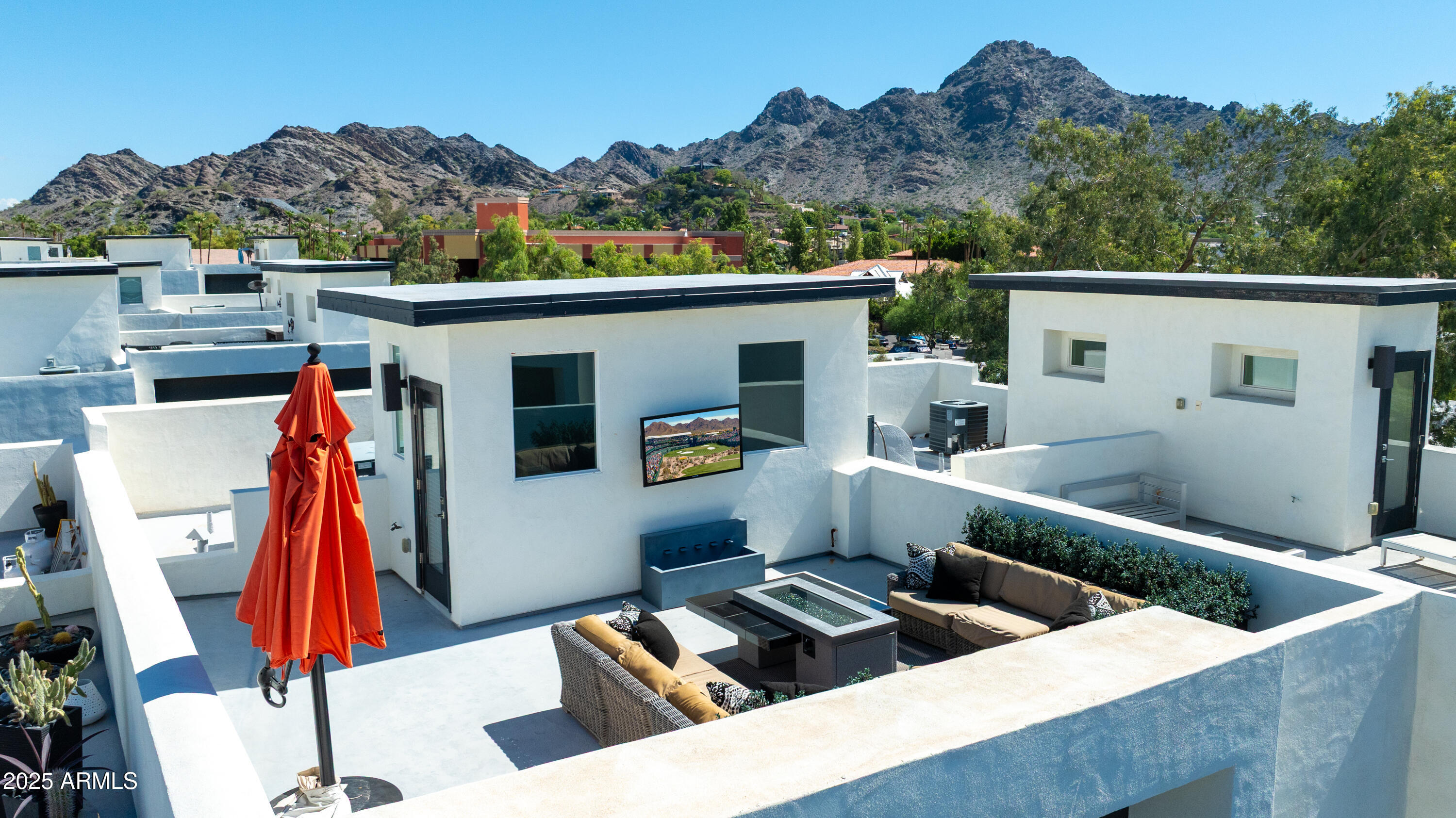 1717 E MORTEN Avenue, 62