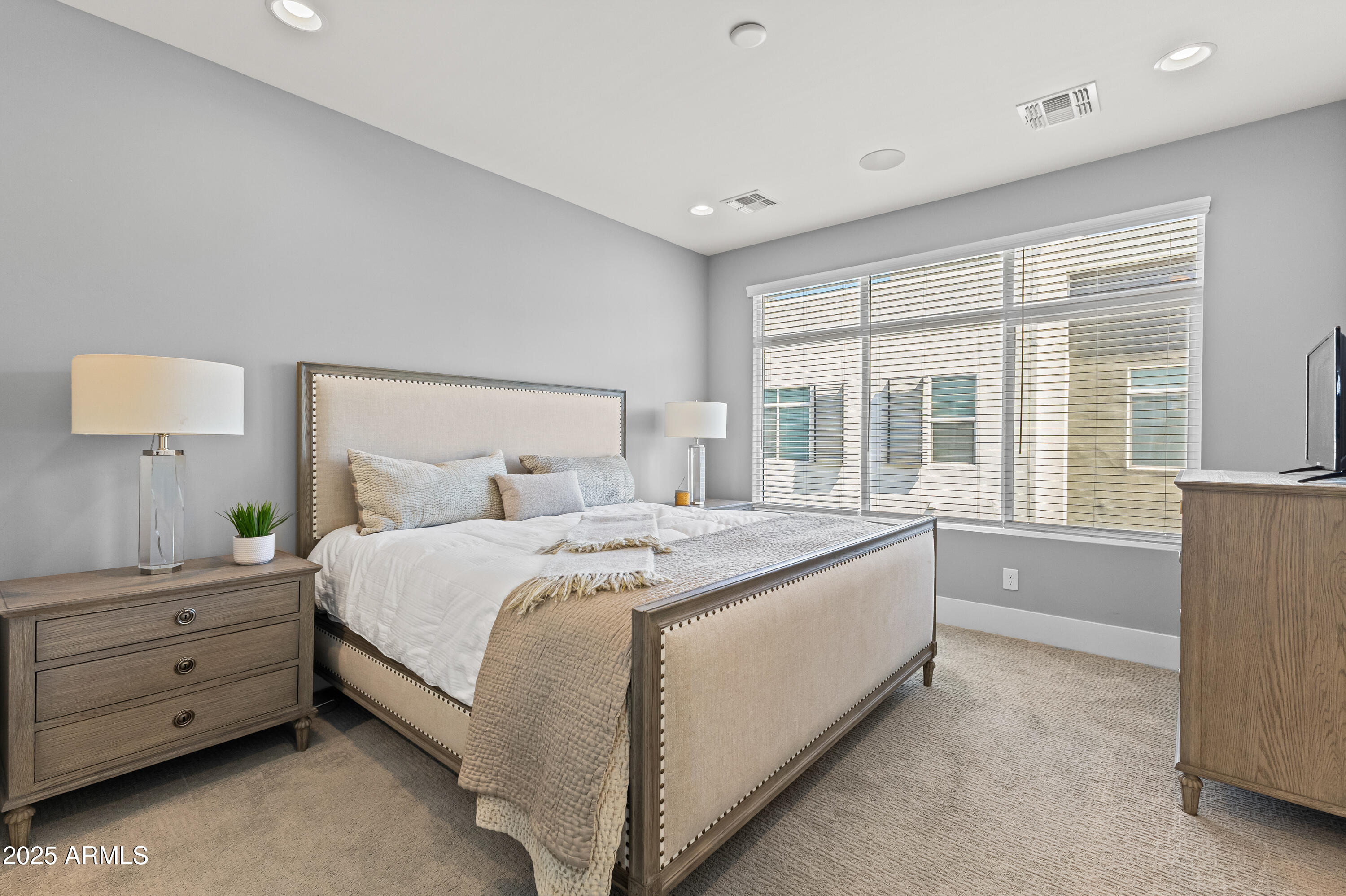 1717 E MORTEN Avenue, 62