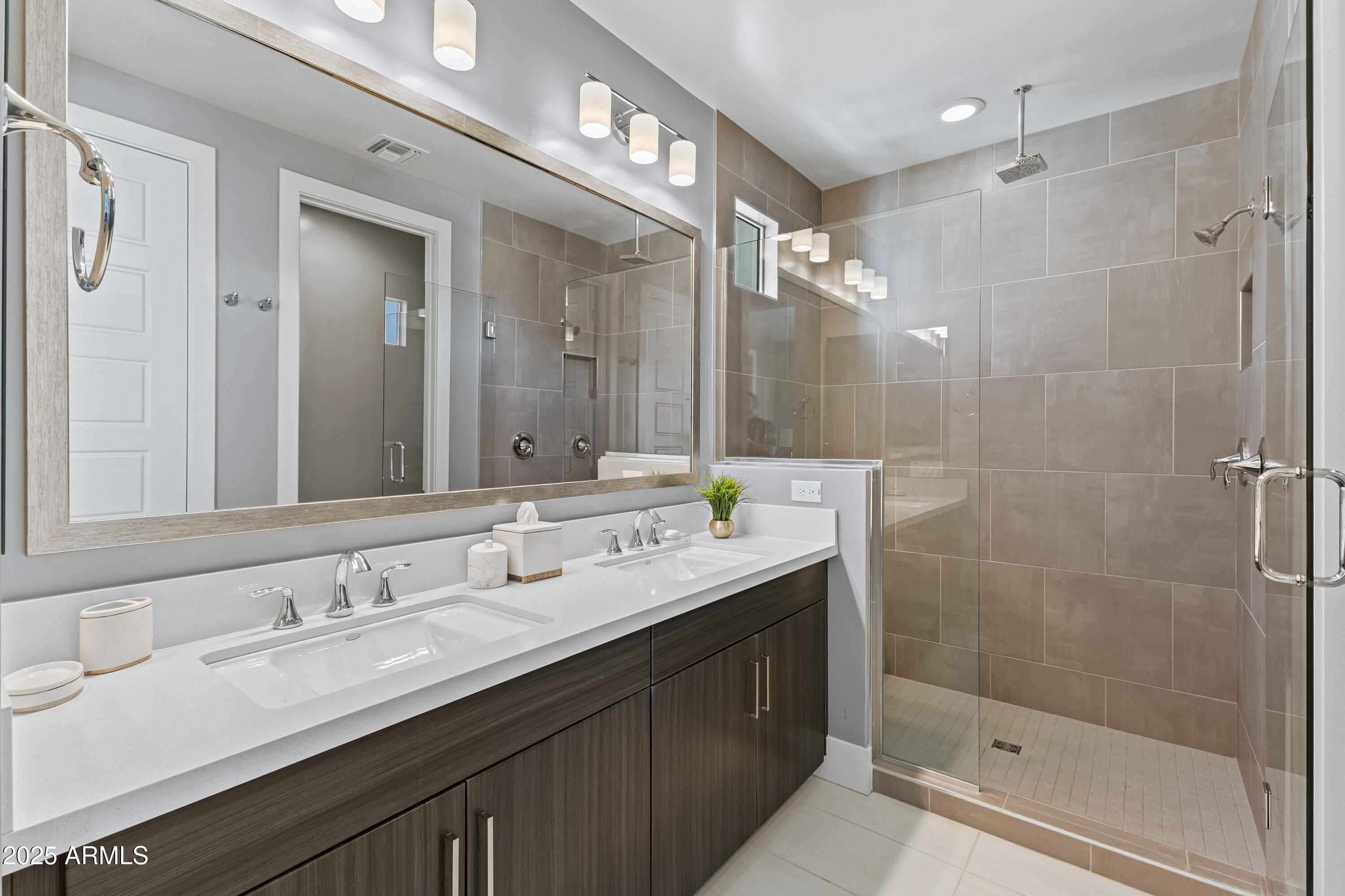 1717 E MORTEN Avenue, 62