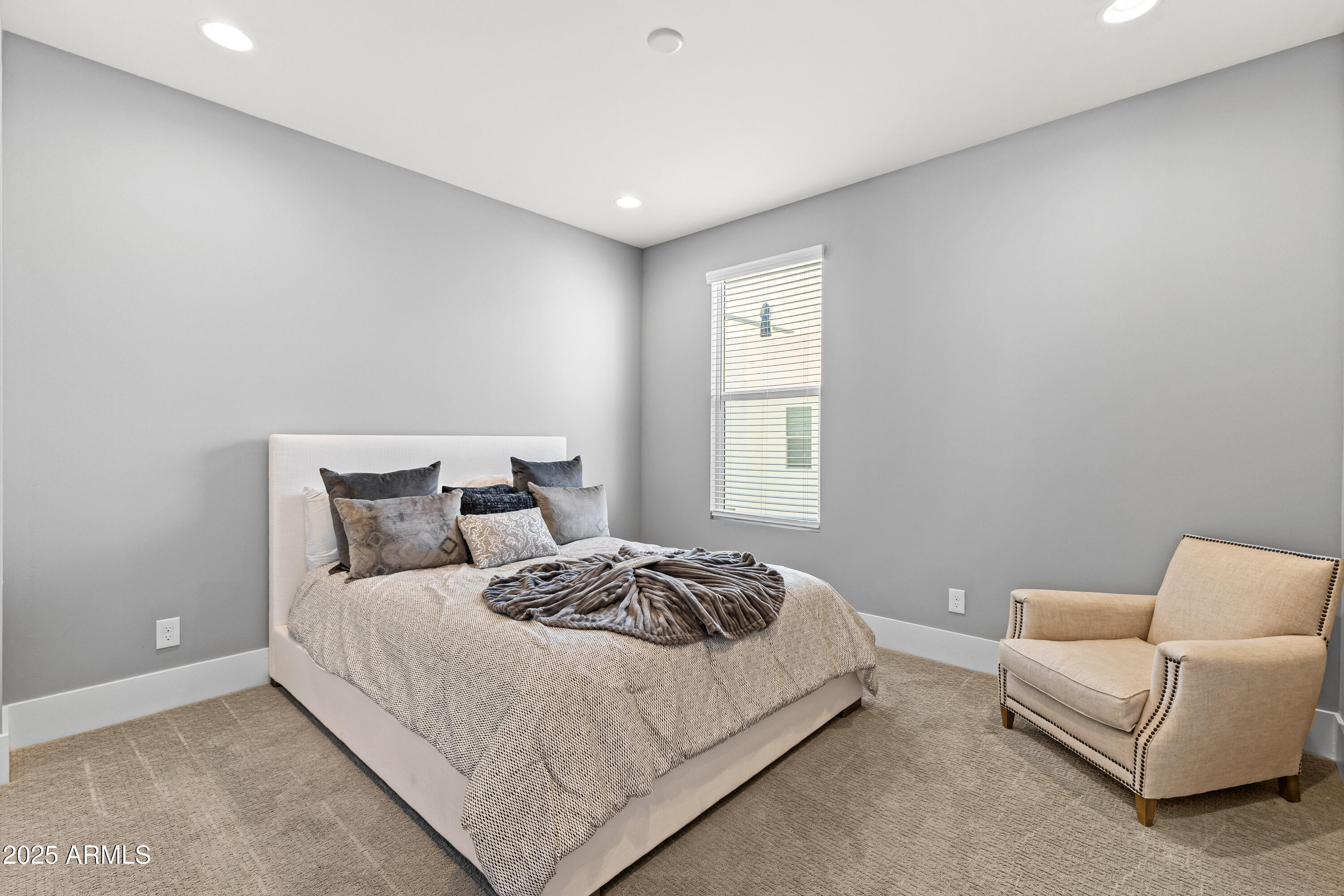 1717 E MORTEN Avenue, 62