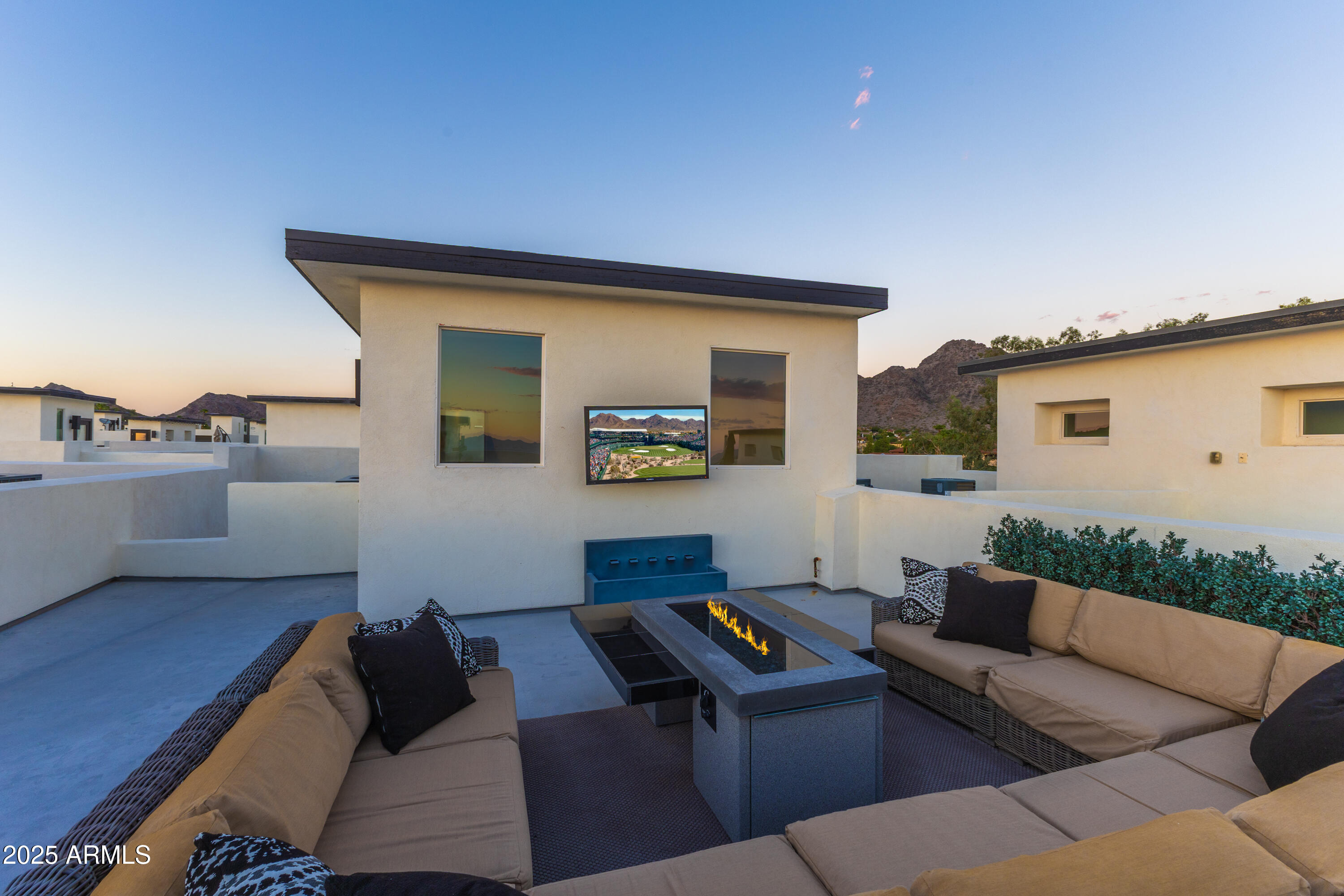 1717 E MORTEN Avenue, 62