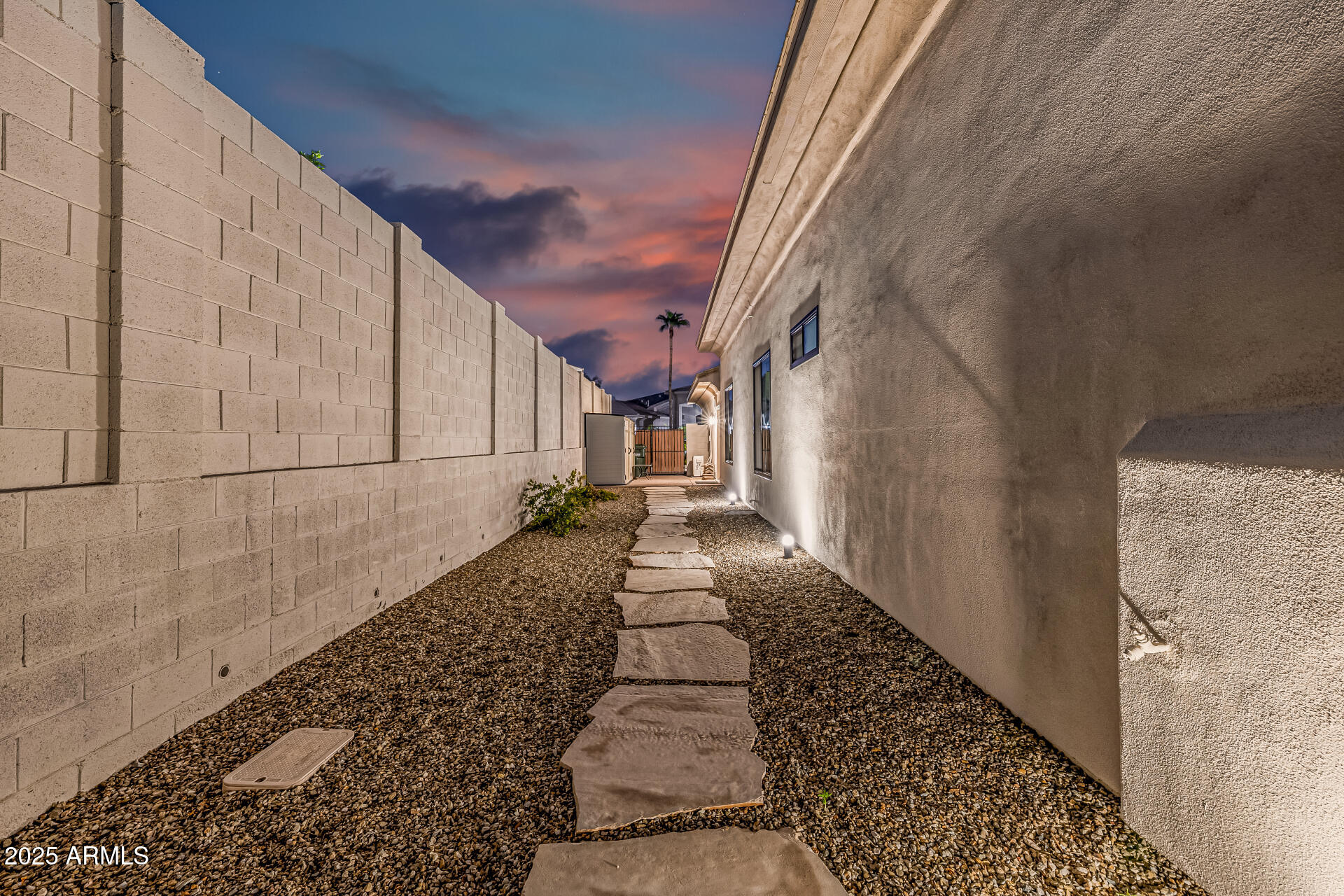 116 E DESERT WIND Drive