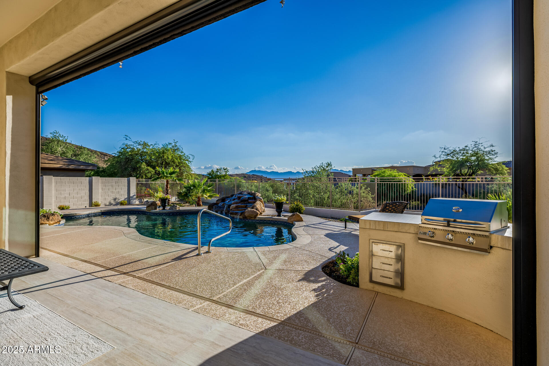 116 E DESERT WIND Drive