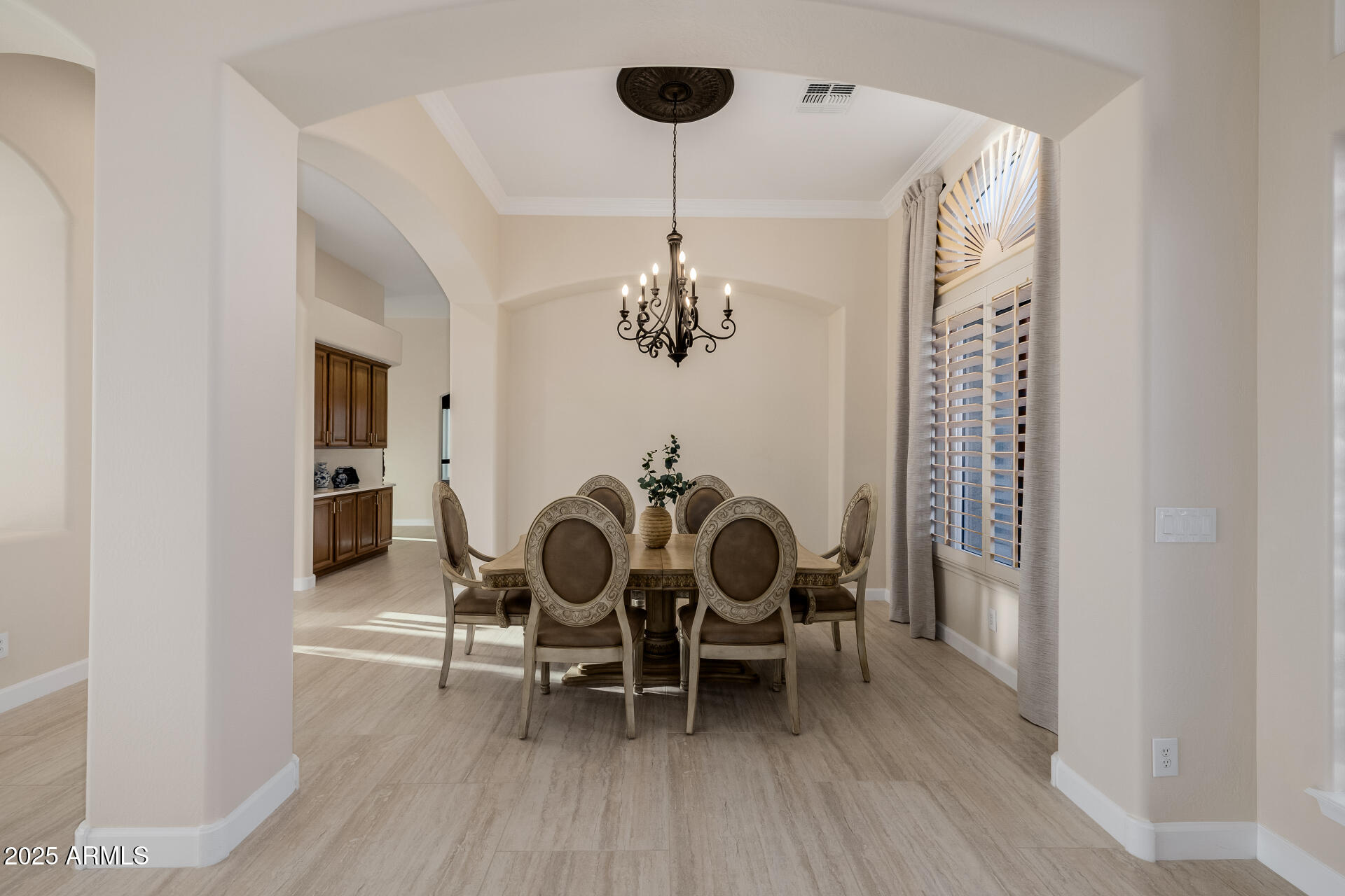 116 E DESERT WIND Drive