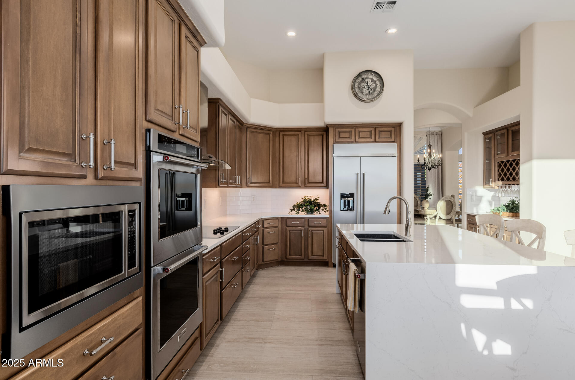 116 E DESERT WIND Drive