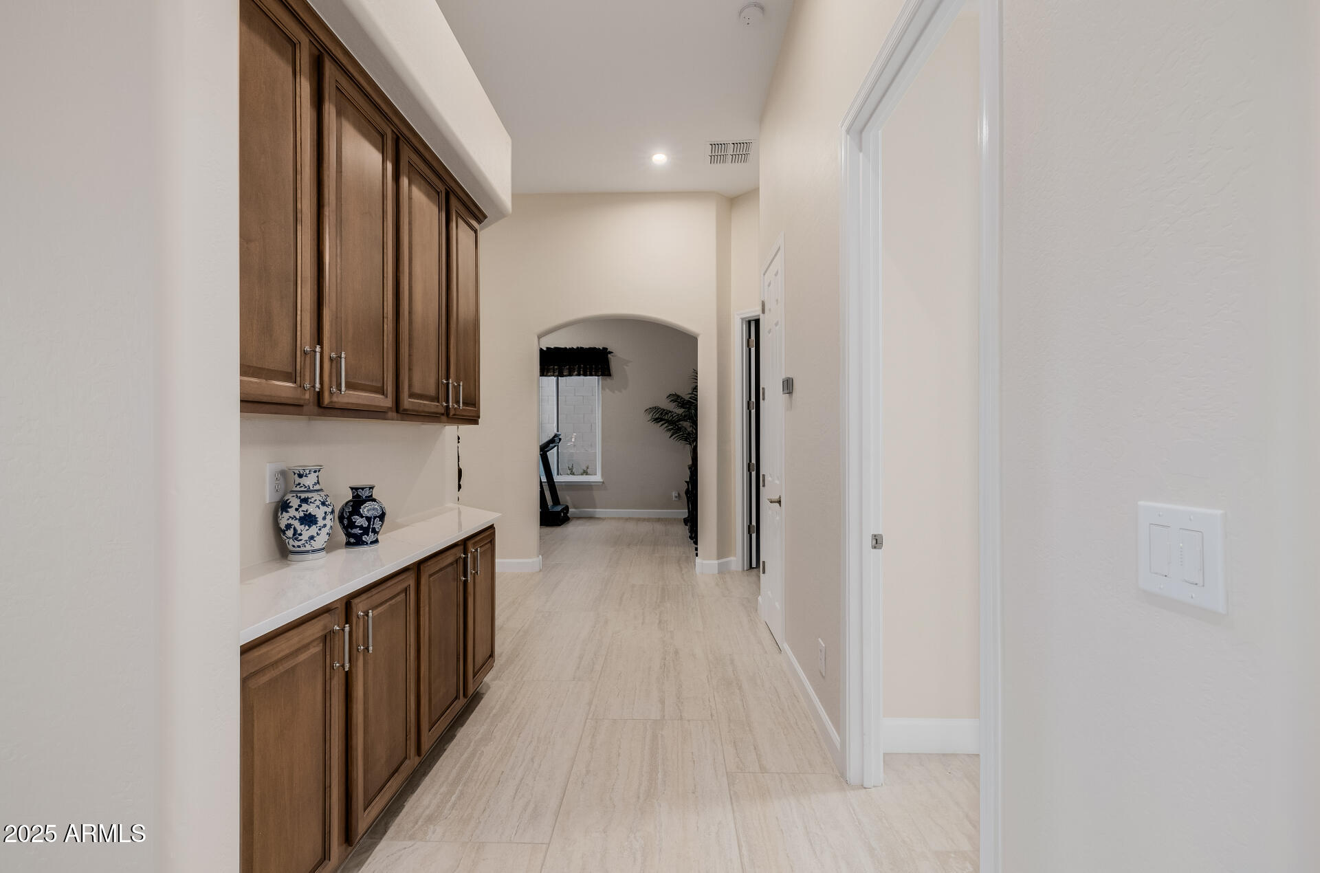 116 E DESERT WIND Drive