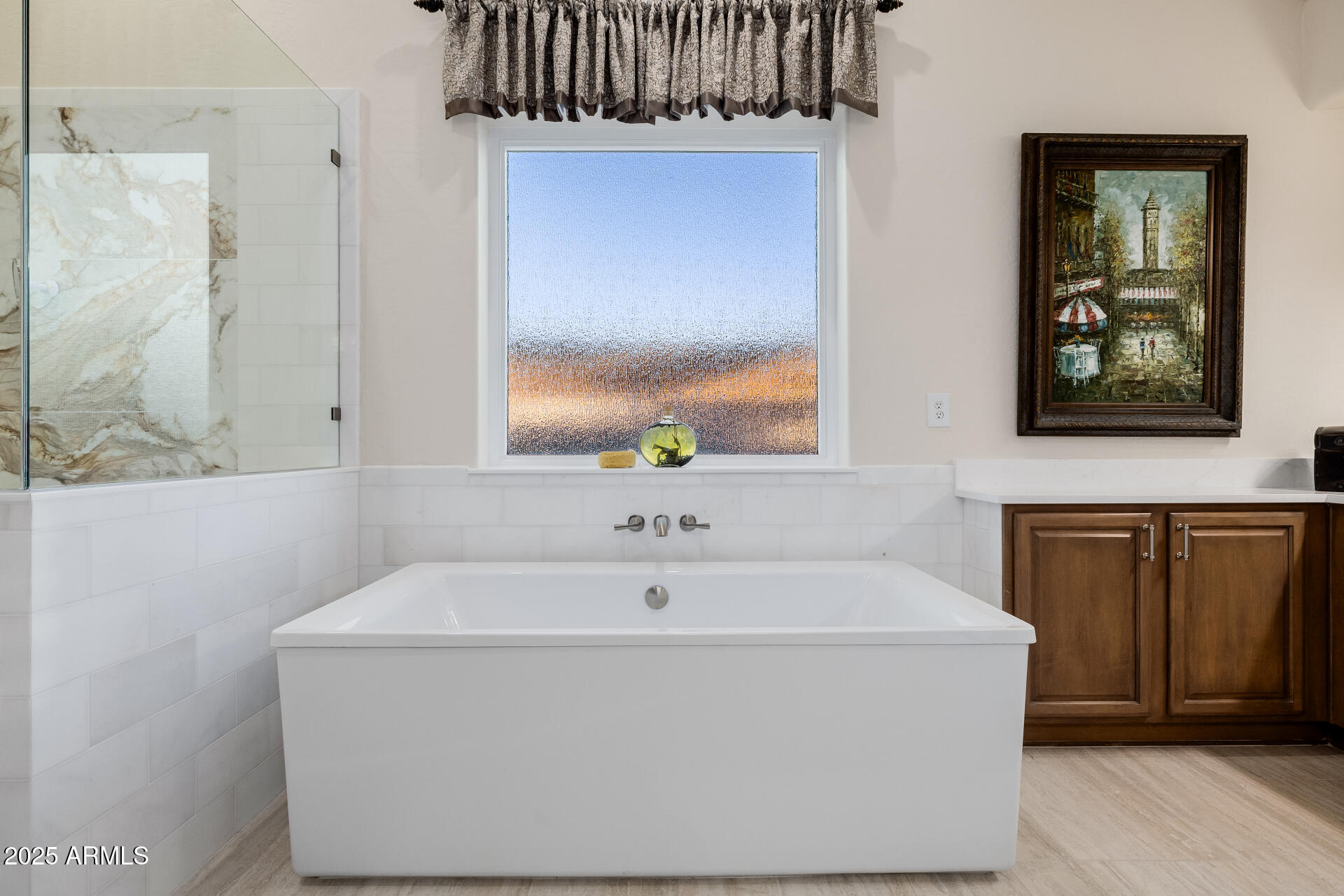 116 E DESERT WIND Drive