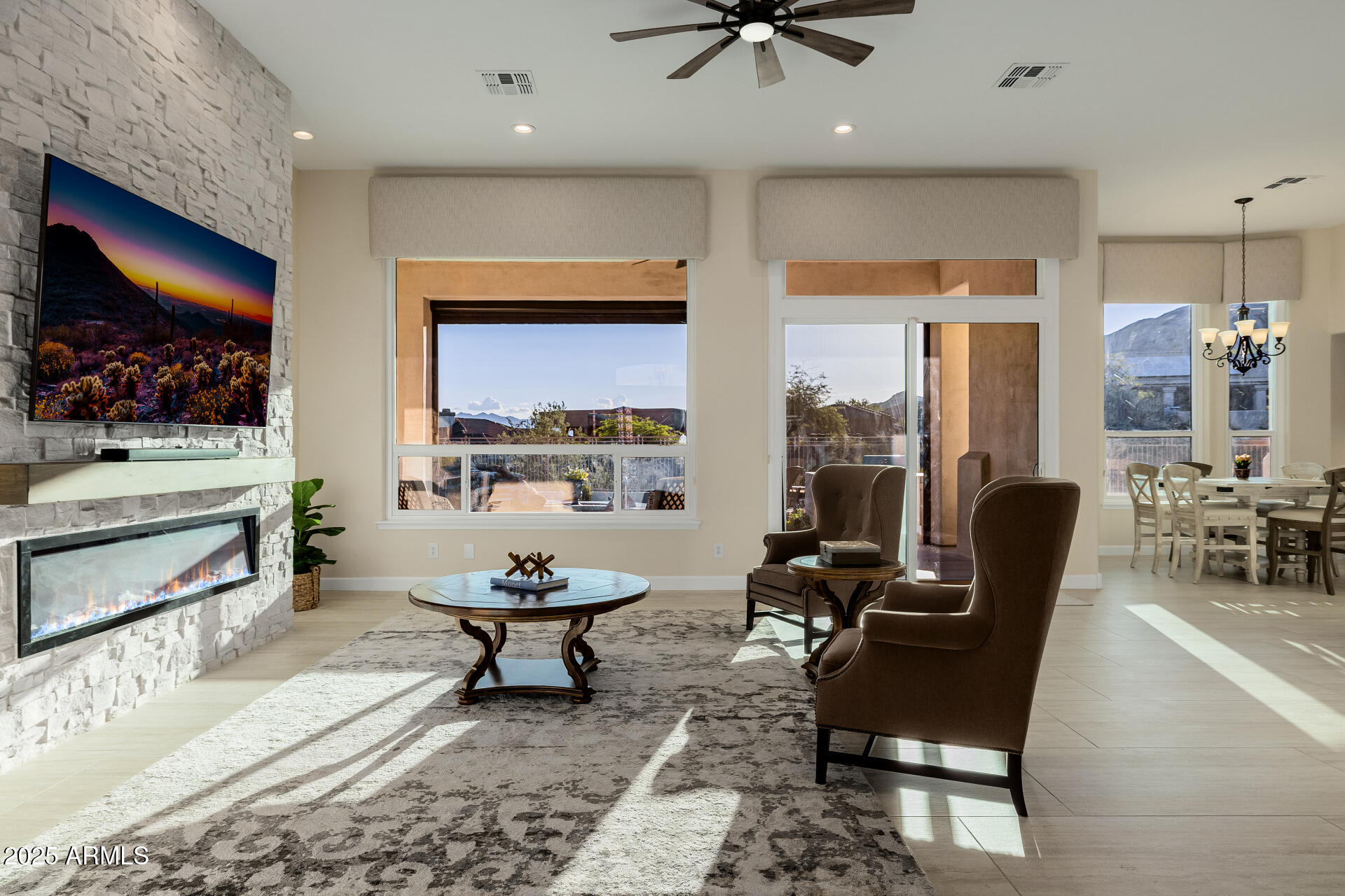 116 E DESERT WIND Drive