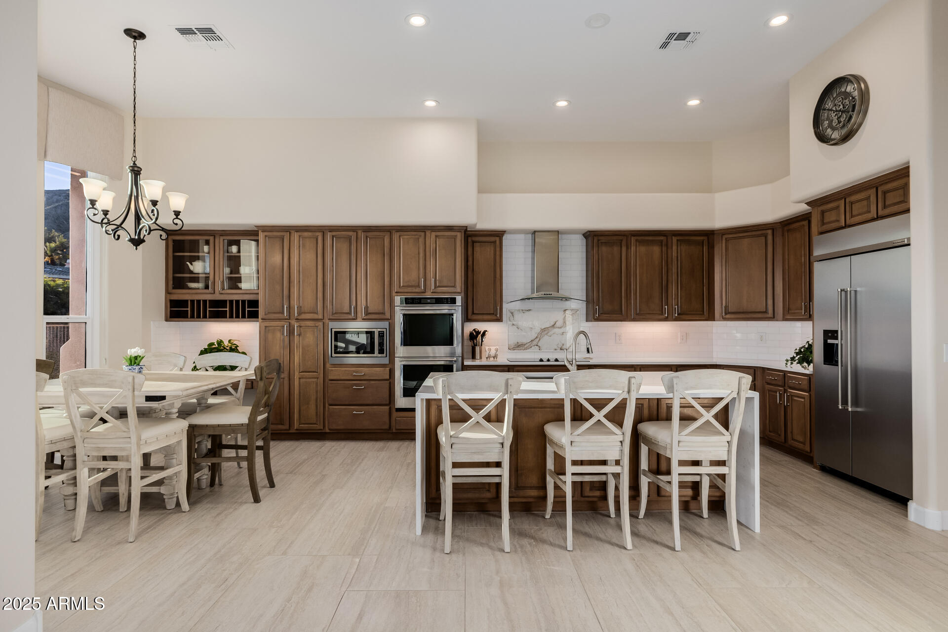 116 E DESERT WIND Drive