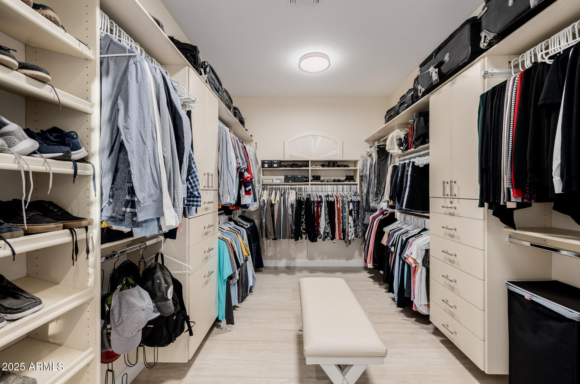 116 E DESERT WIND Drive