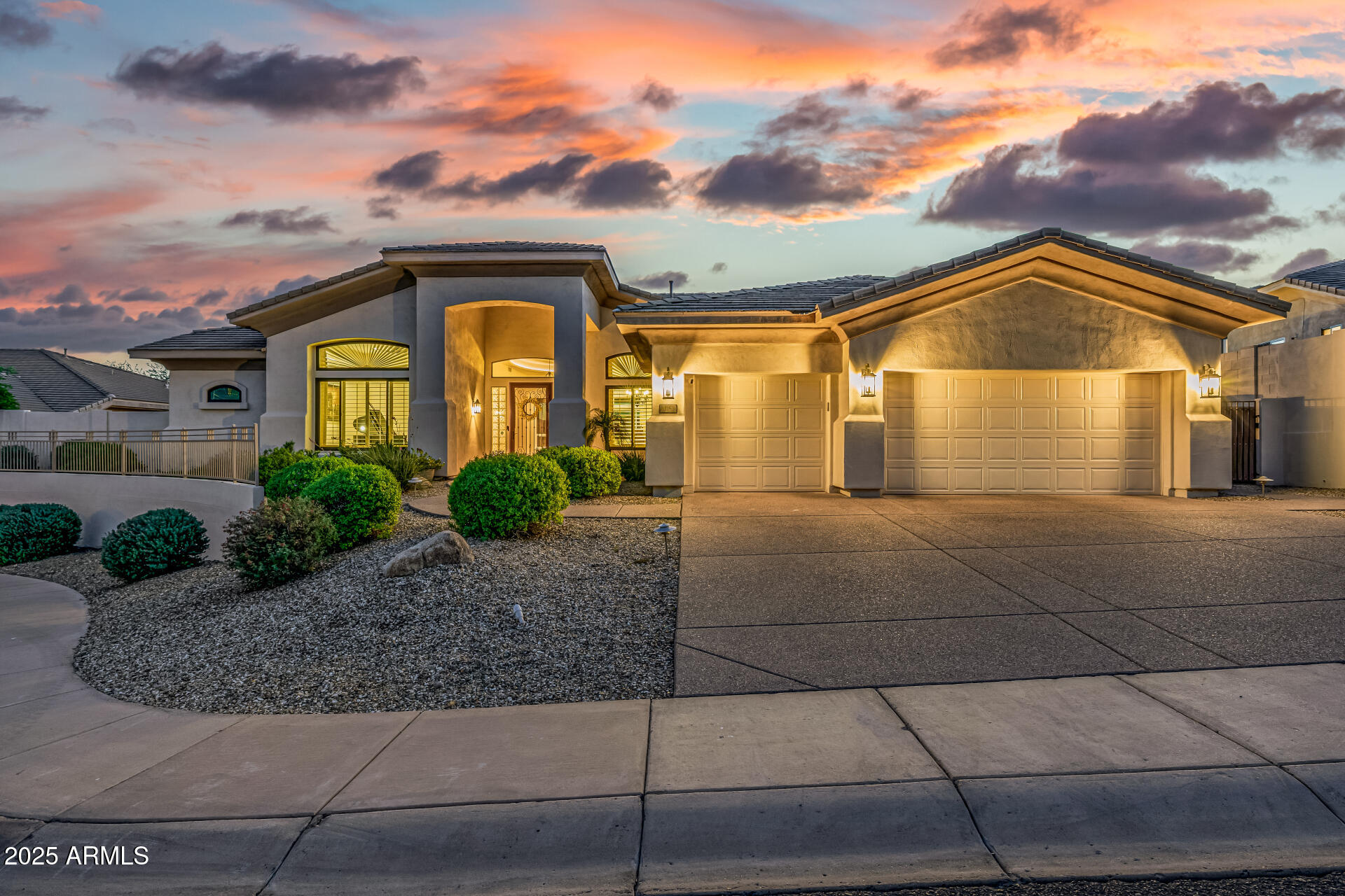 116 E DESERT WIND Drive