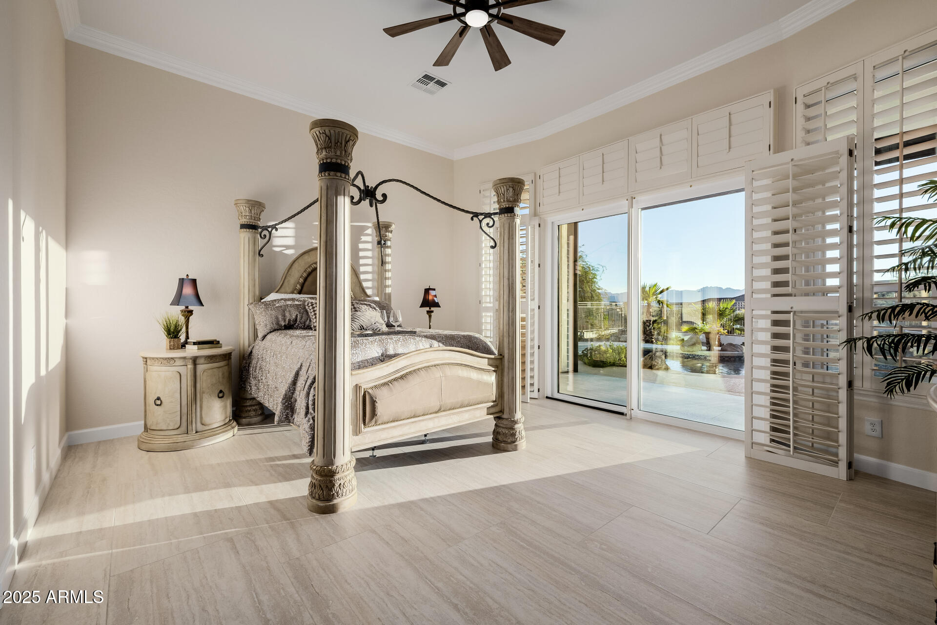 116 E DESERT WIND Drive