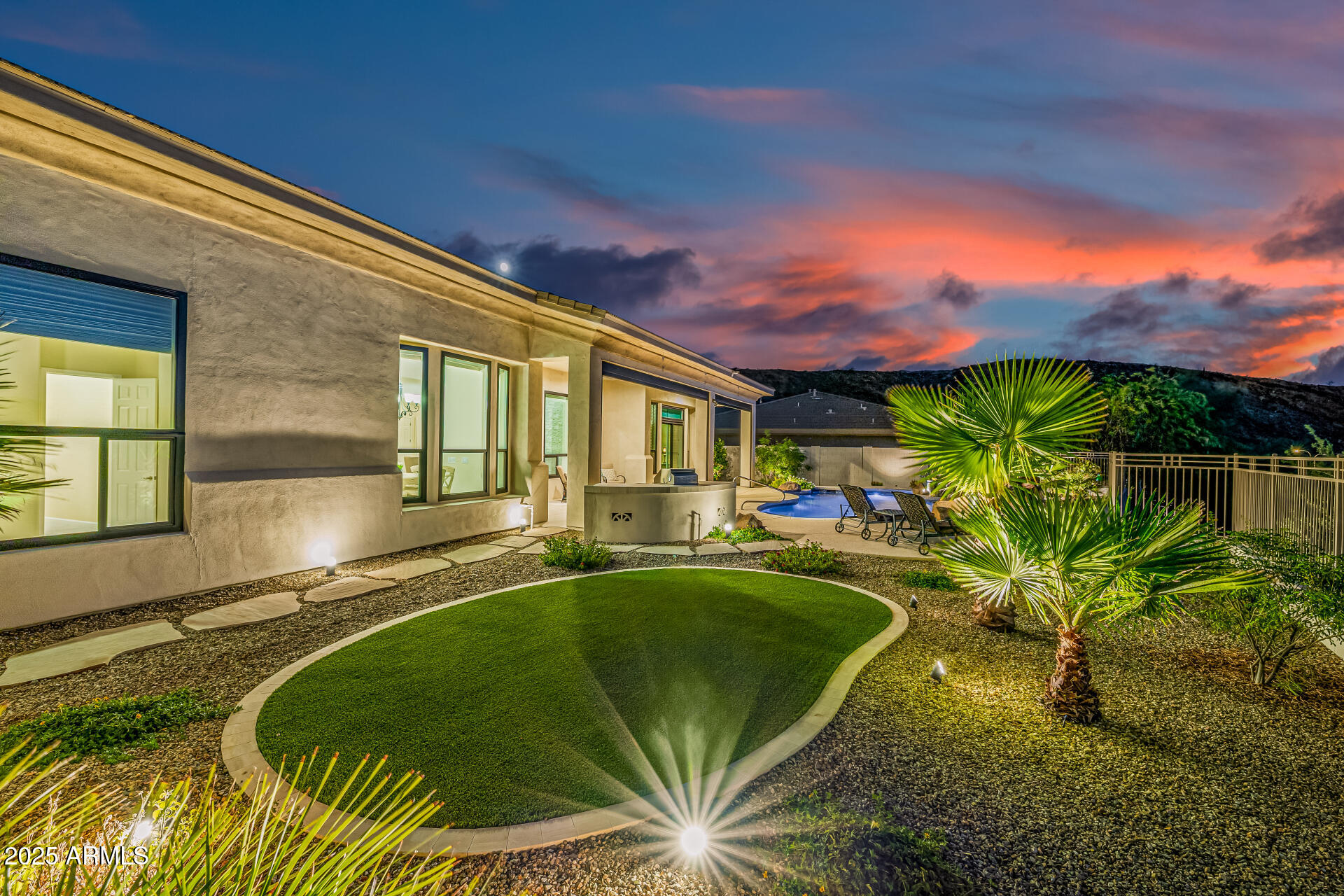 116 E DESERT WIND Drive