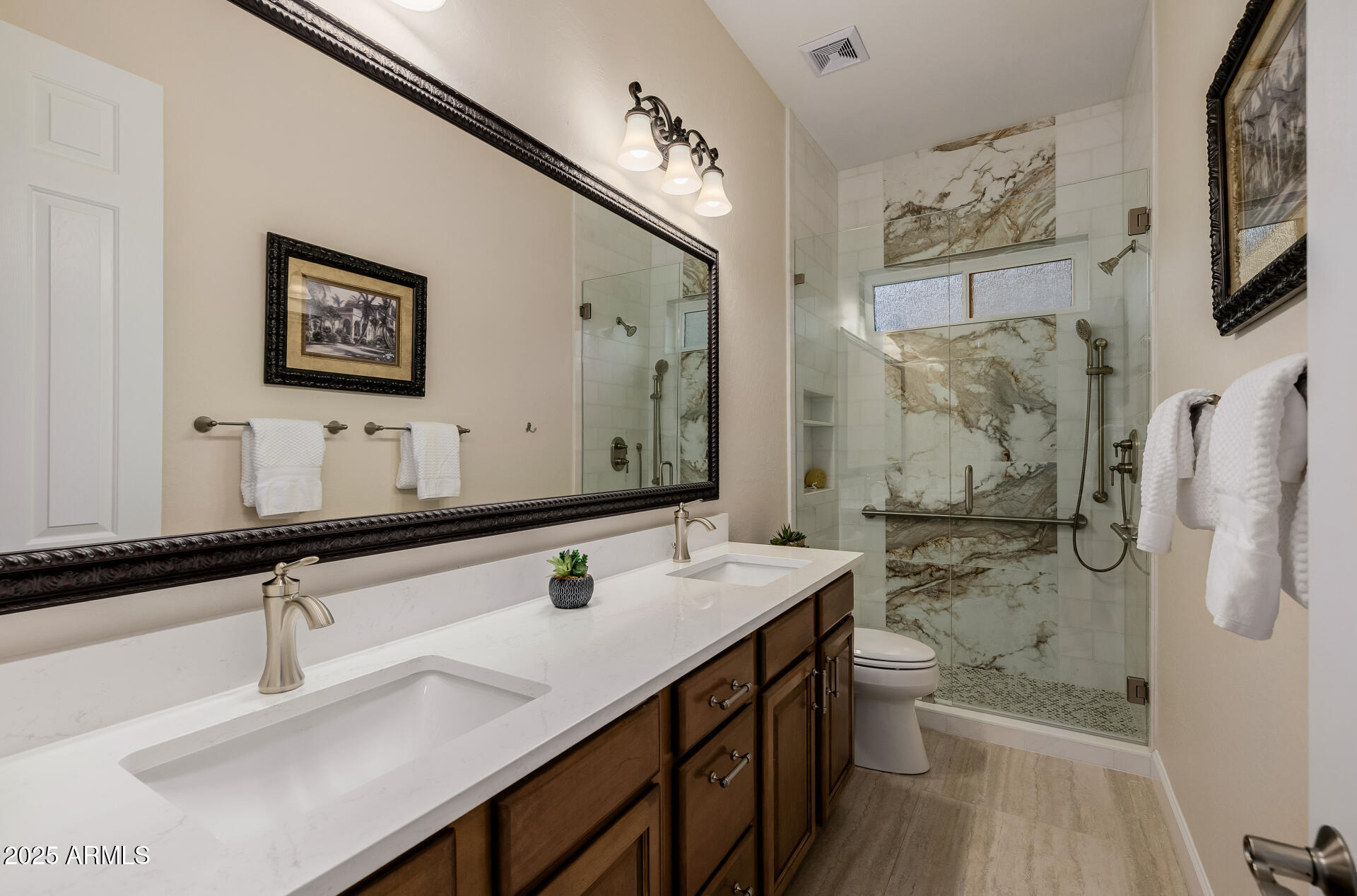 116 E DESERT WIND Drive