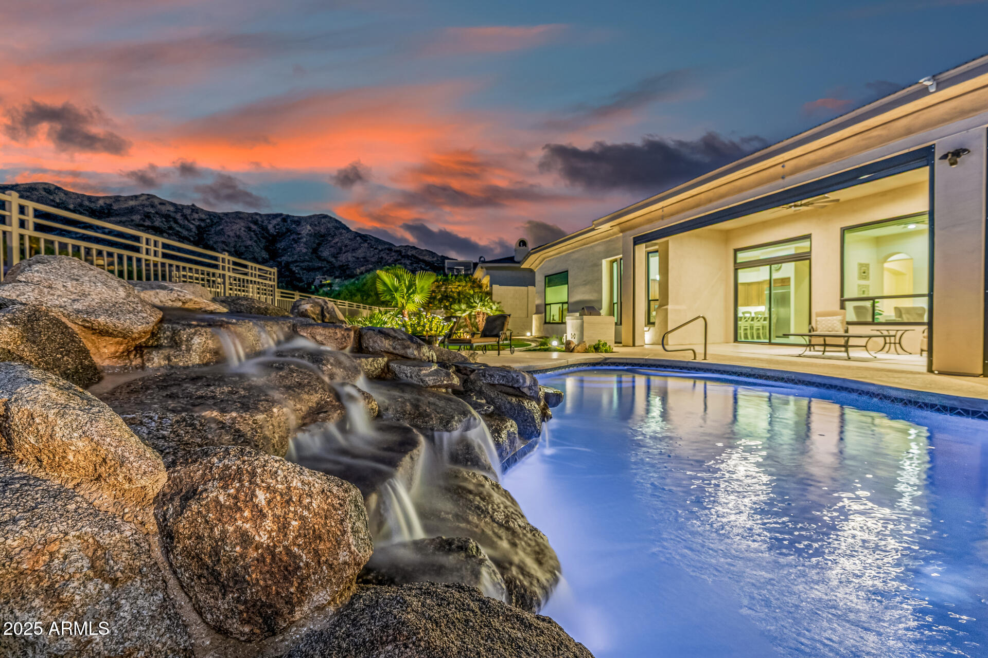 116 E DESERT WIND Drive