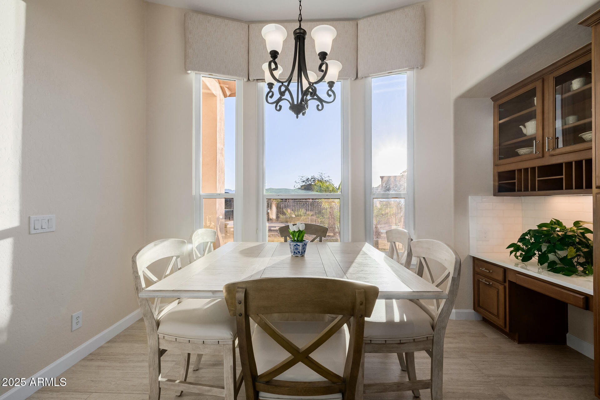 116 E DESERT WIND Drive