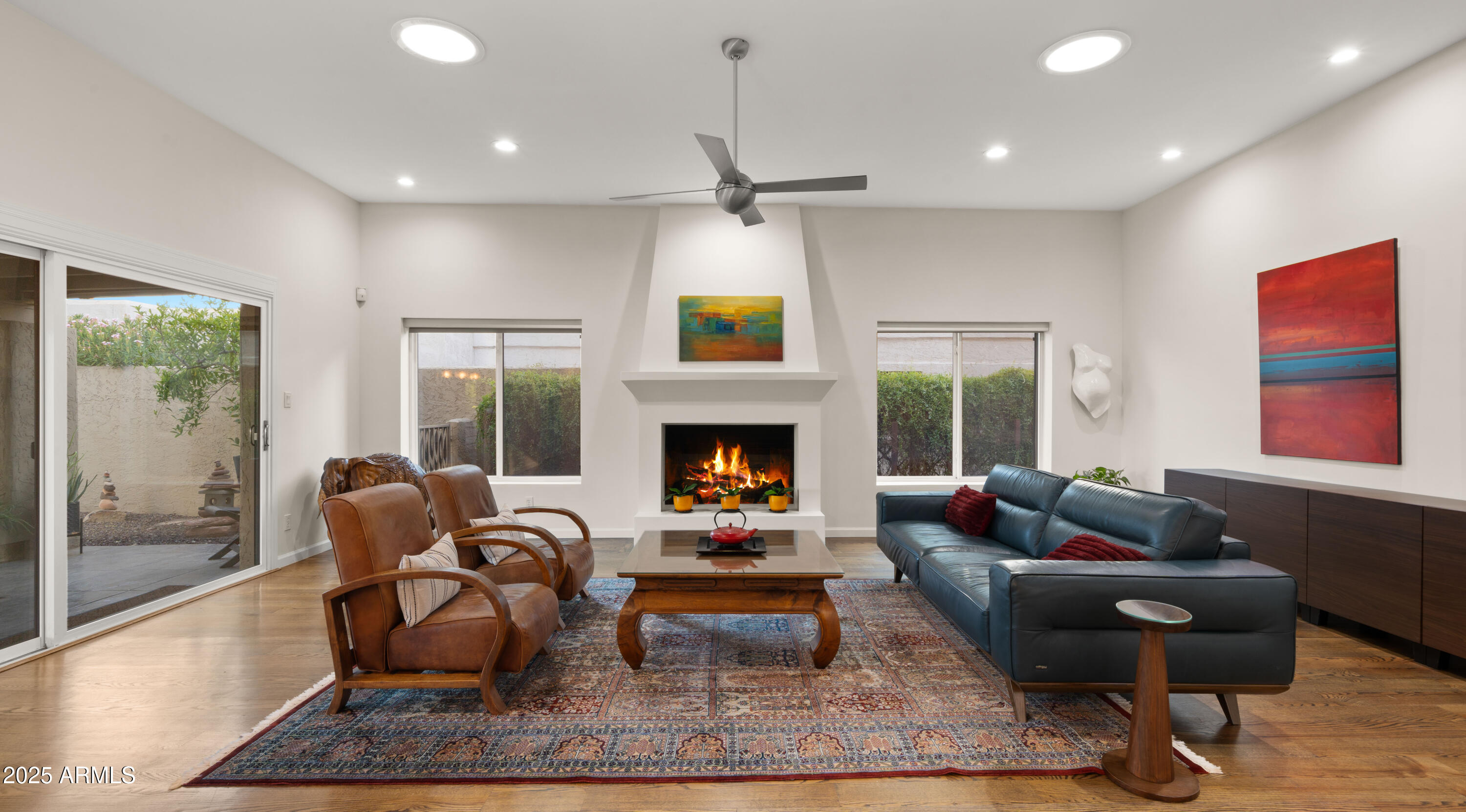 2423 E MARSHALL Avenue