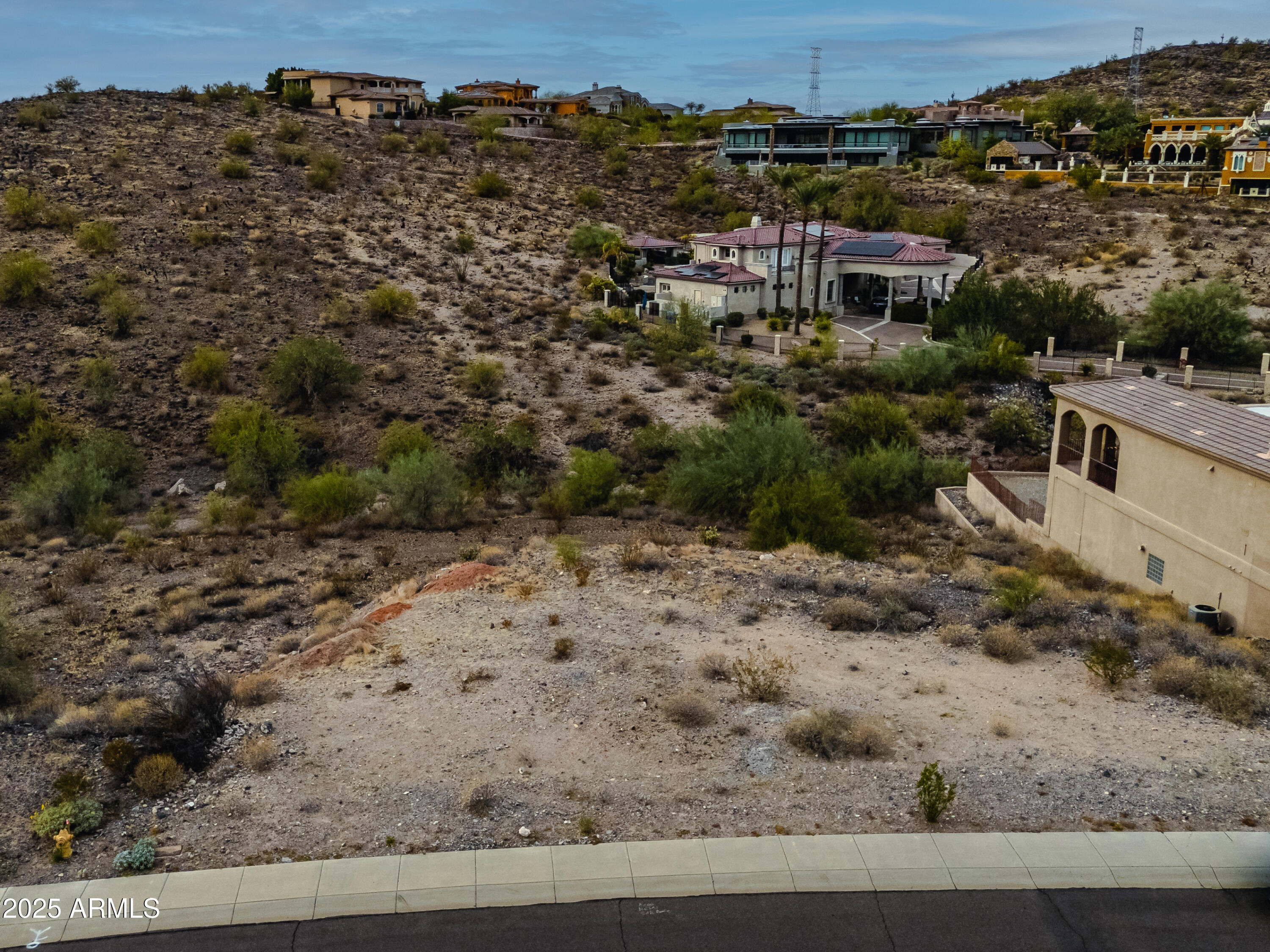 6152 W ALAMEDA Road, 11