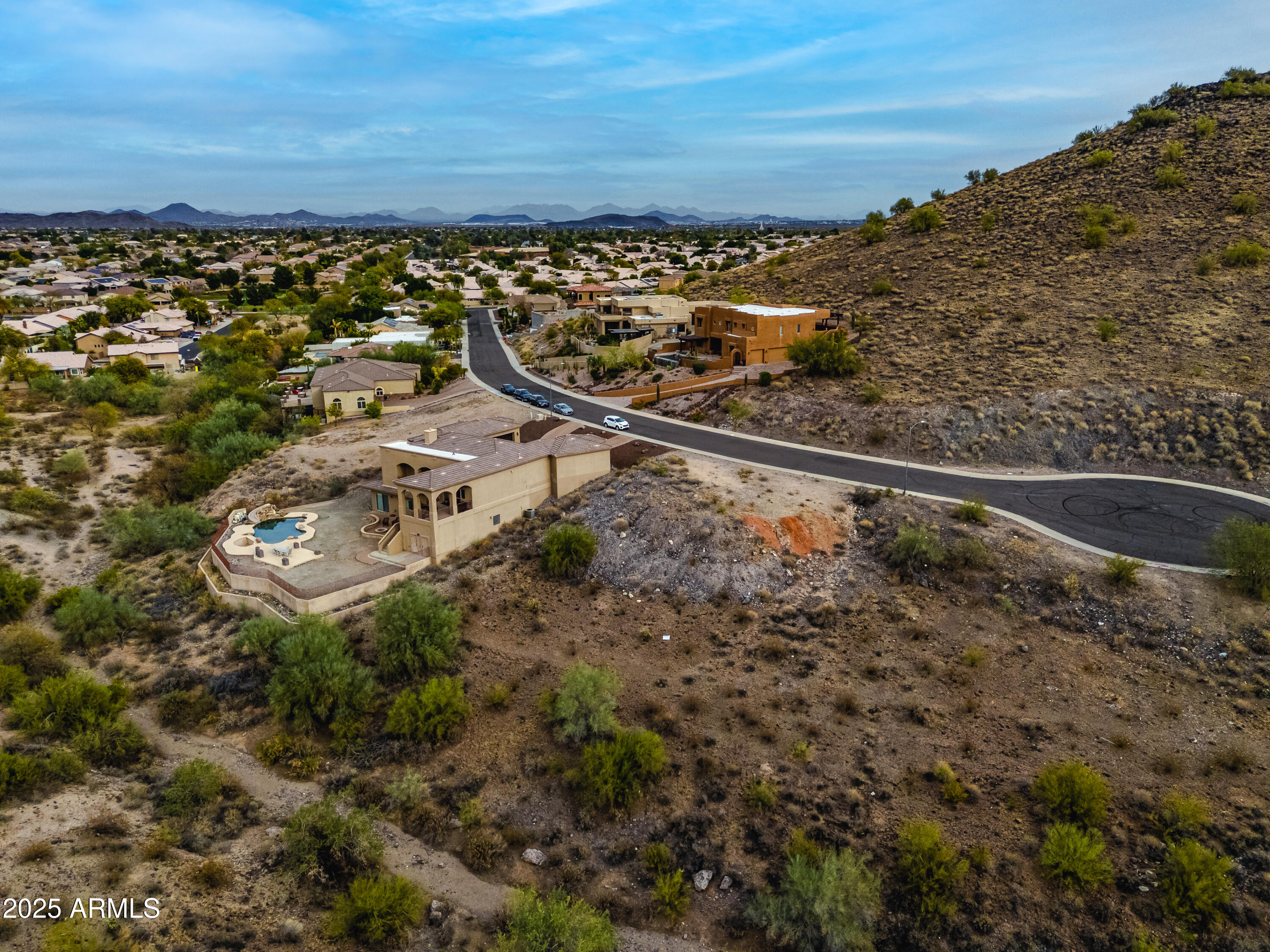 6152 W ALAMEDA Road, 11