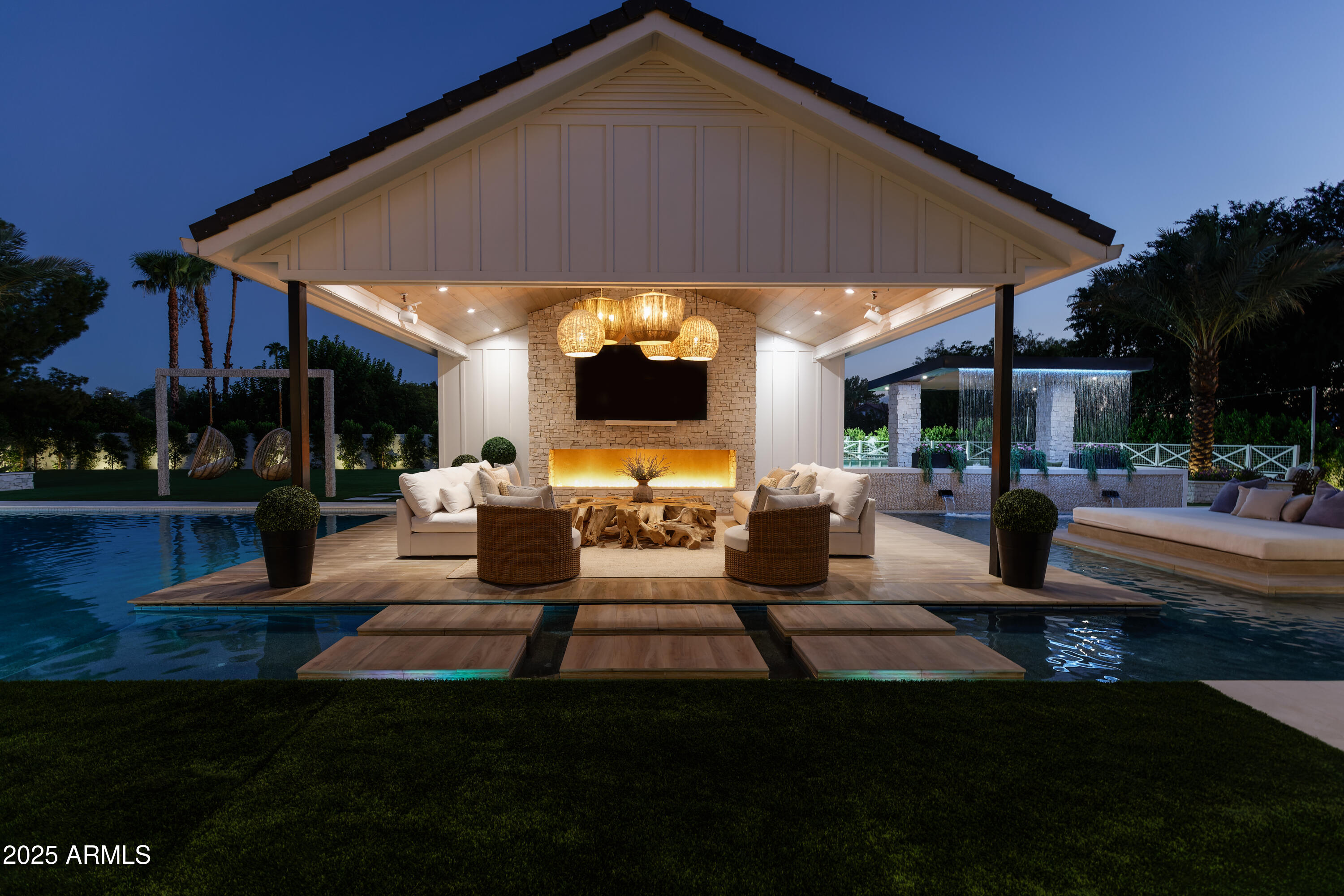 2007 E RANCH Road