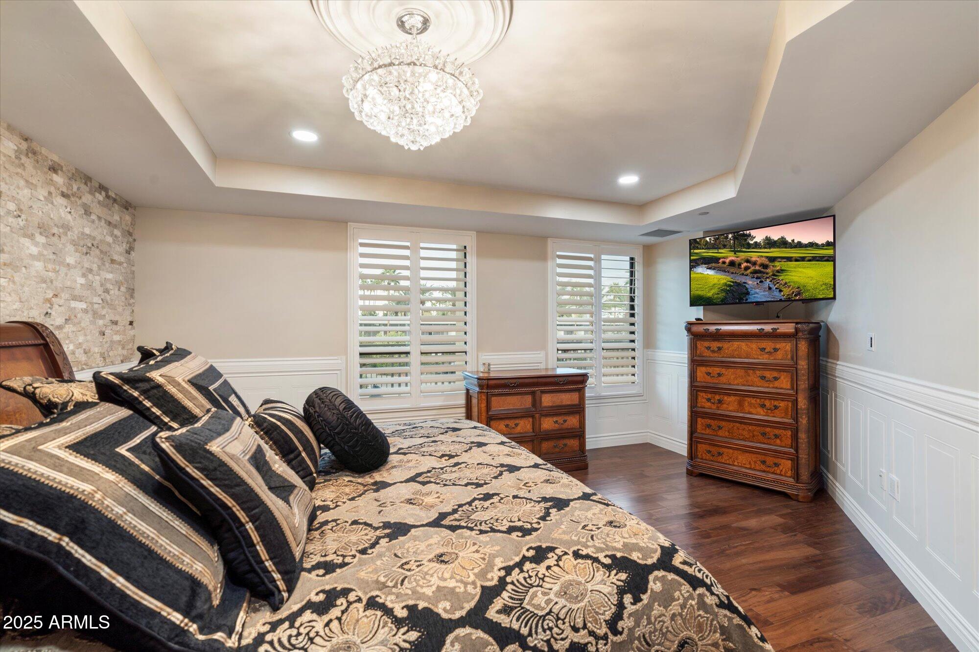 6803 E Main Street, 2210