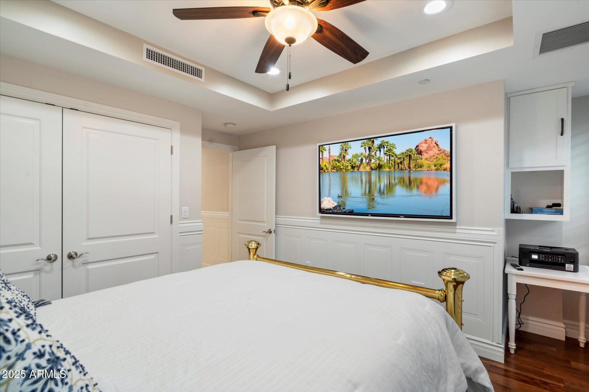 6803 E Main Street, 2210