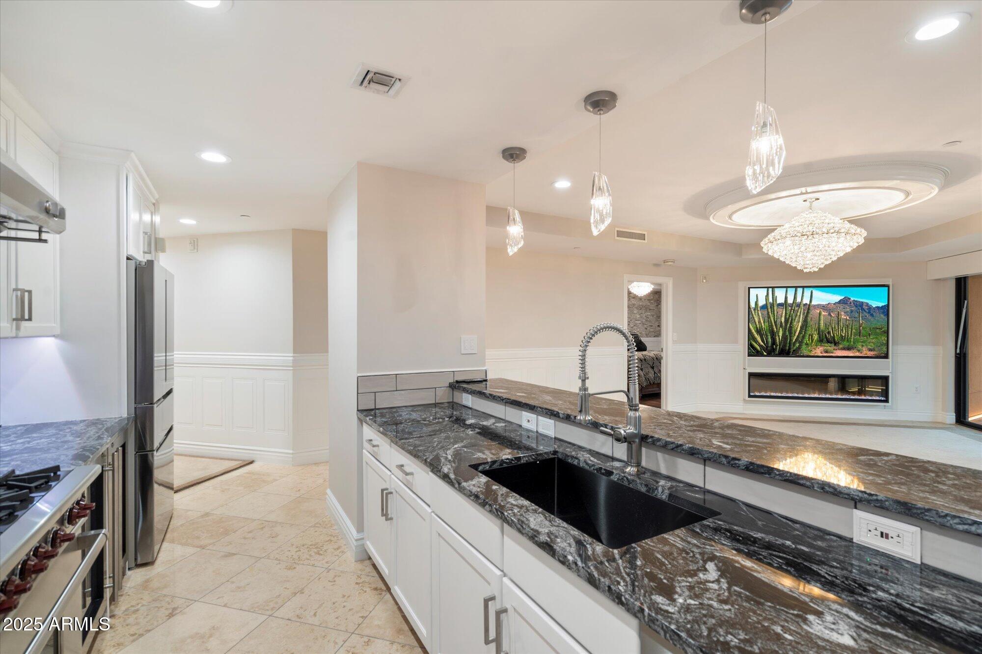 6803 E Main Street, 2210