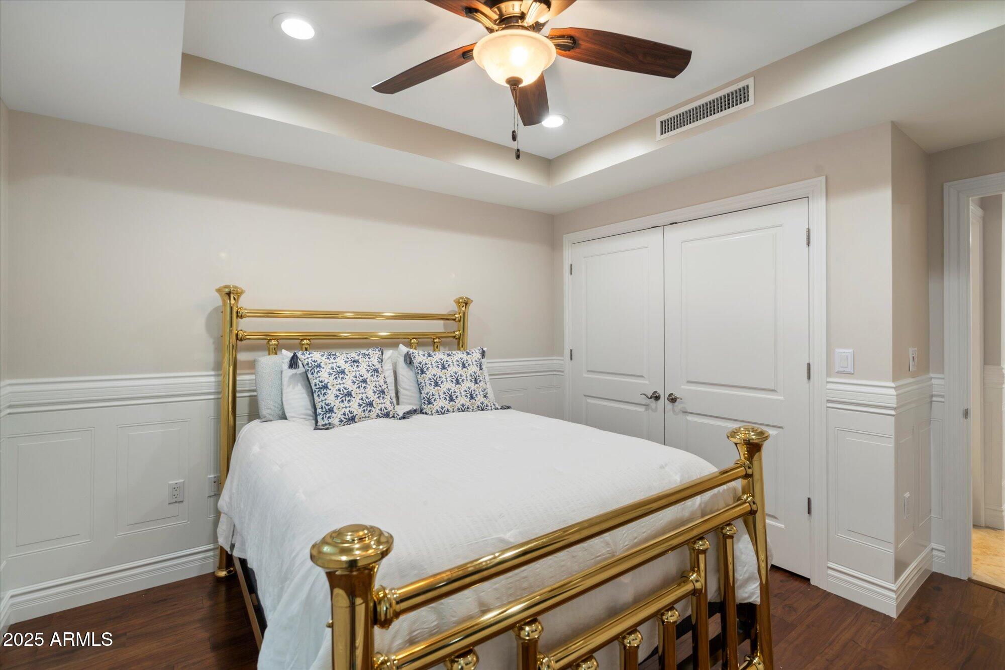 6803 E Main Street, 2210