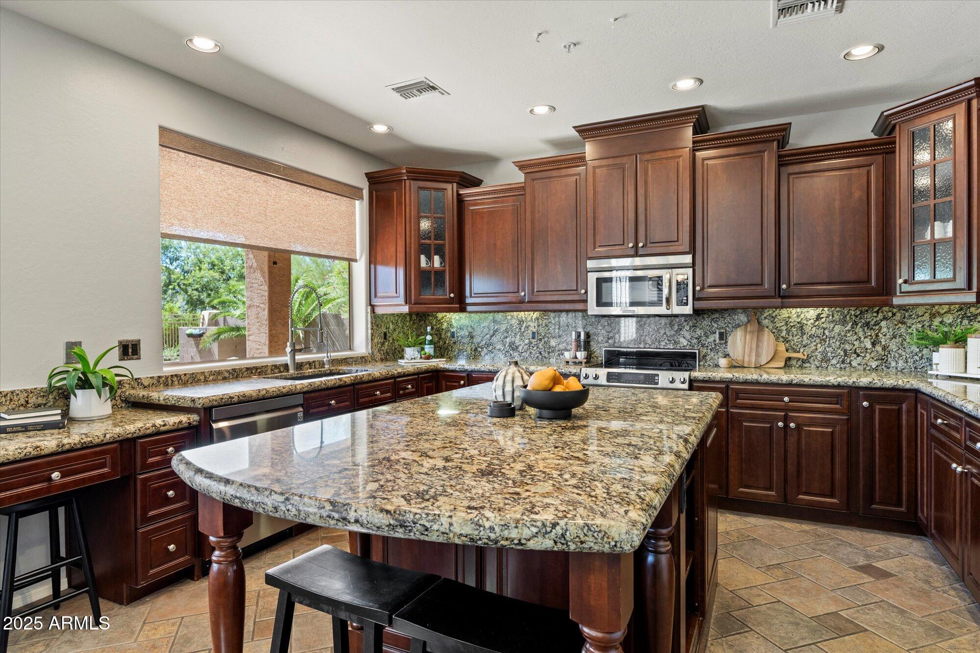 7231 E WHISTLING WIND Way