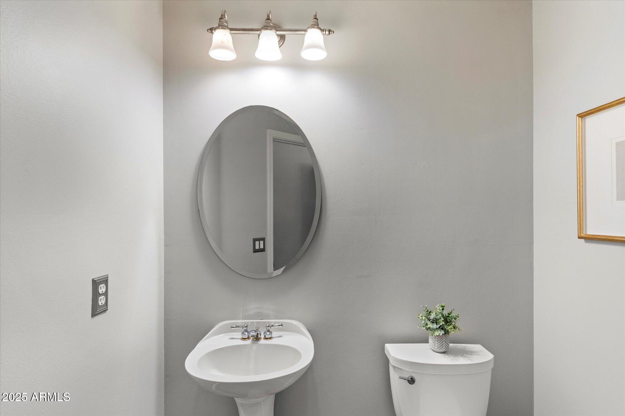 7231 E WHISTLING WIND Way