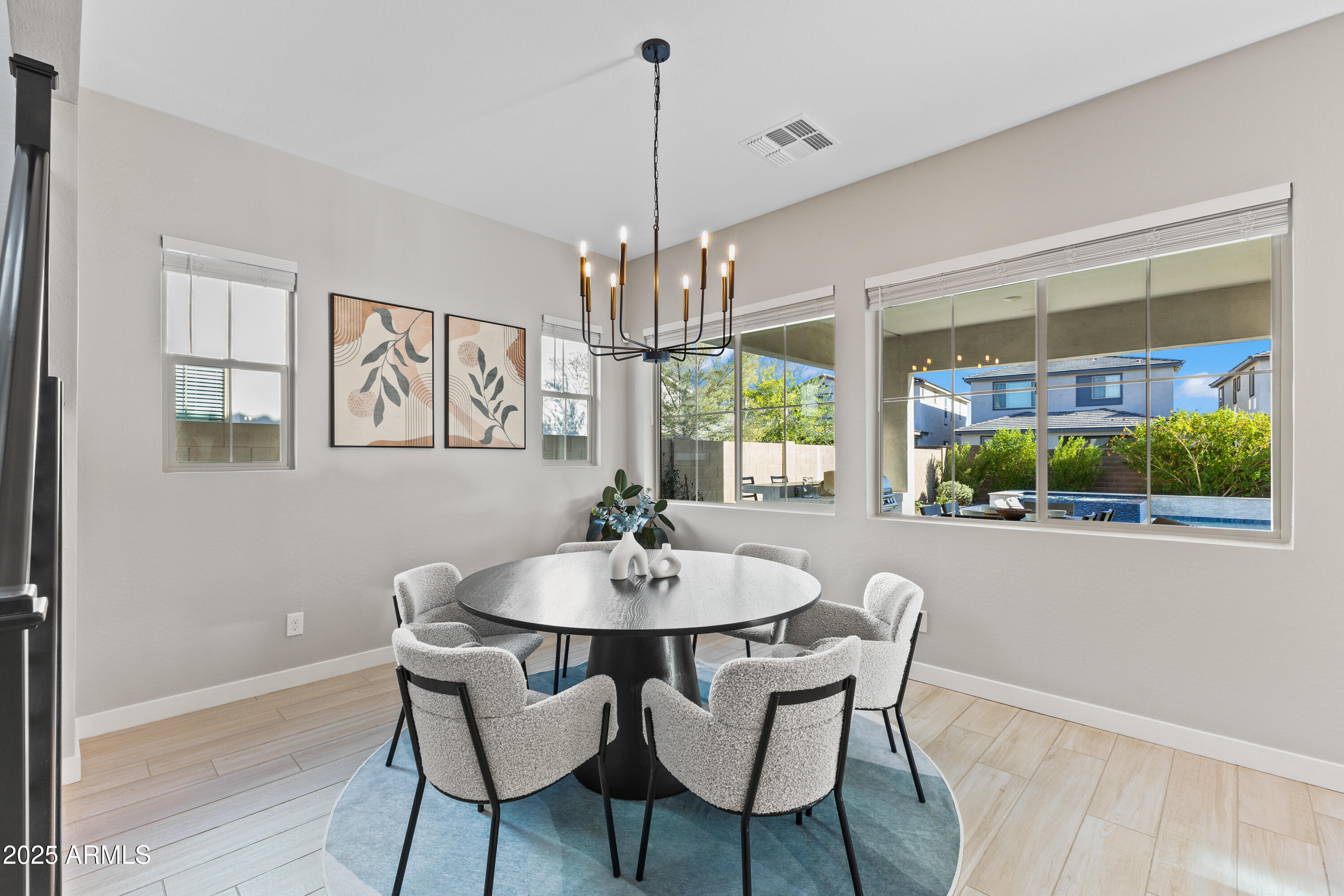 1463 E LODGEPOLE Drive