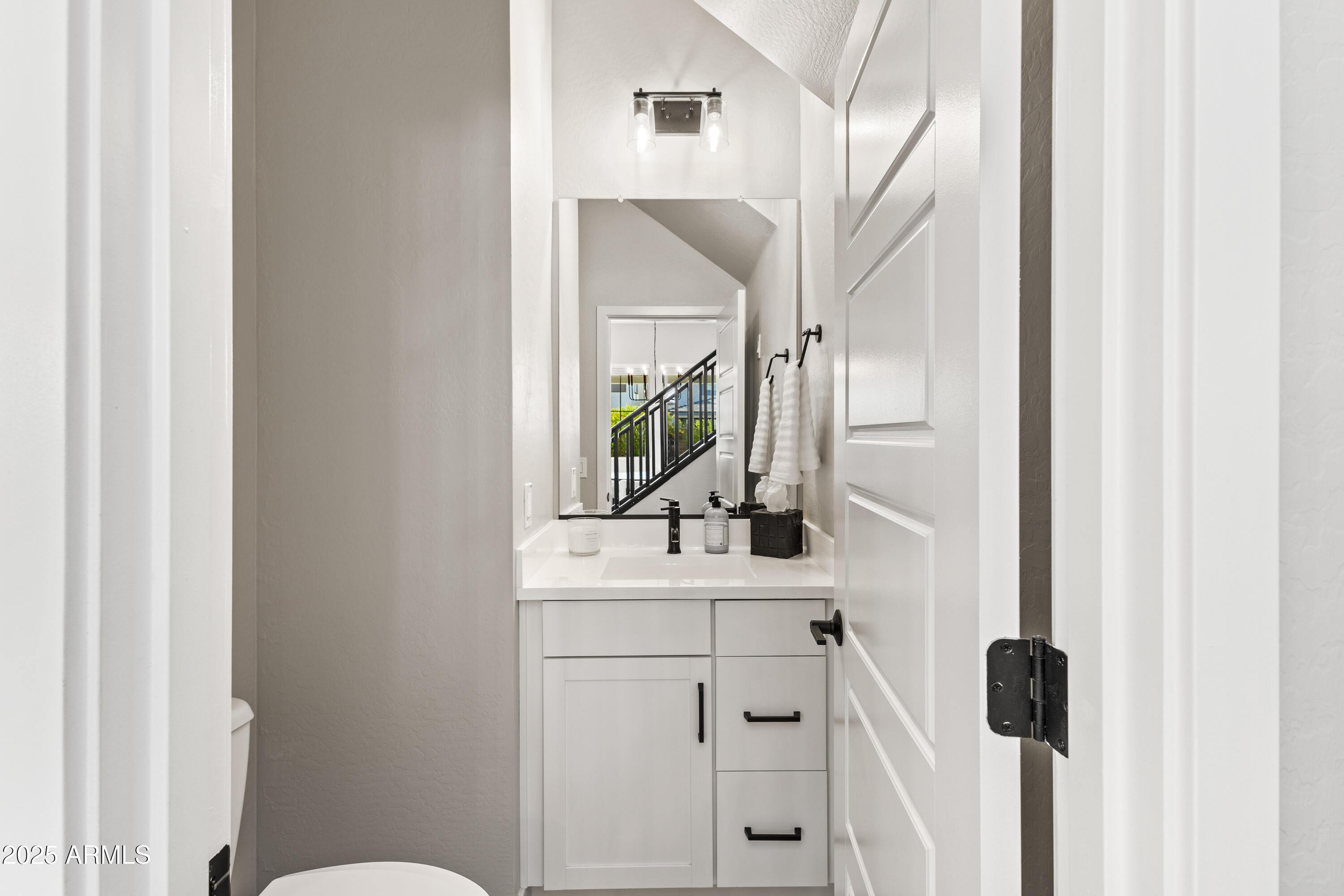 1463 E LODGEPOLE Drive