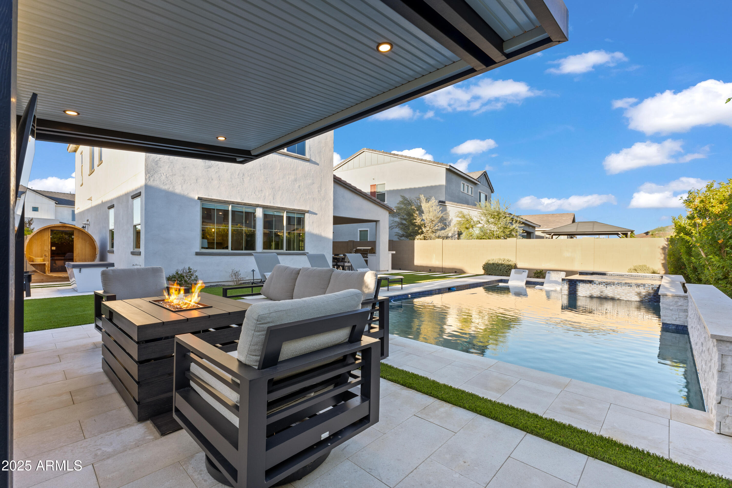 1463 E LODGEPOLE Drive