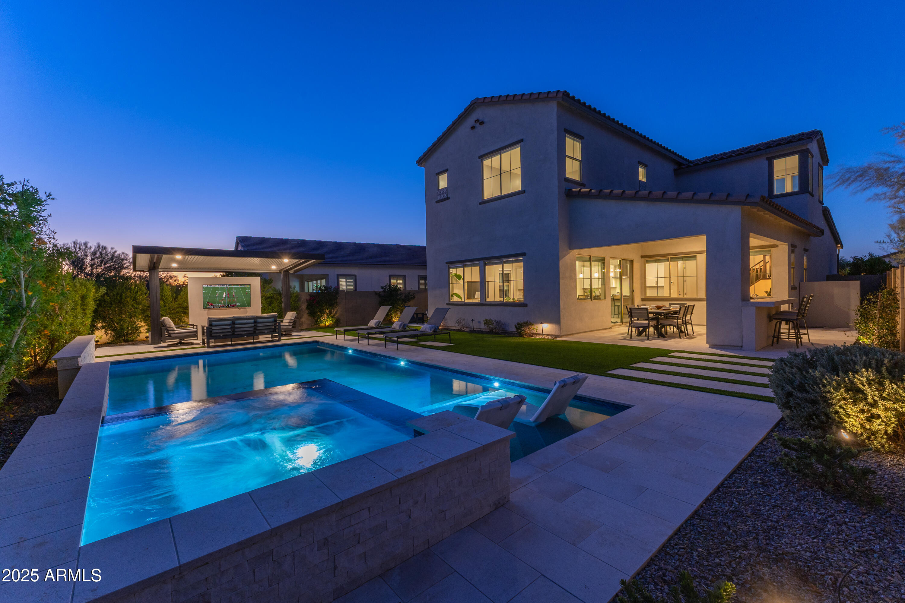 1463 E LODGEPOLE Drive