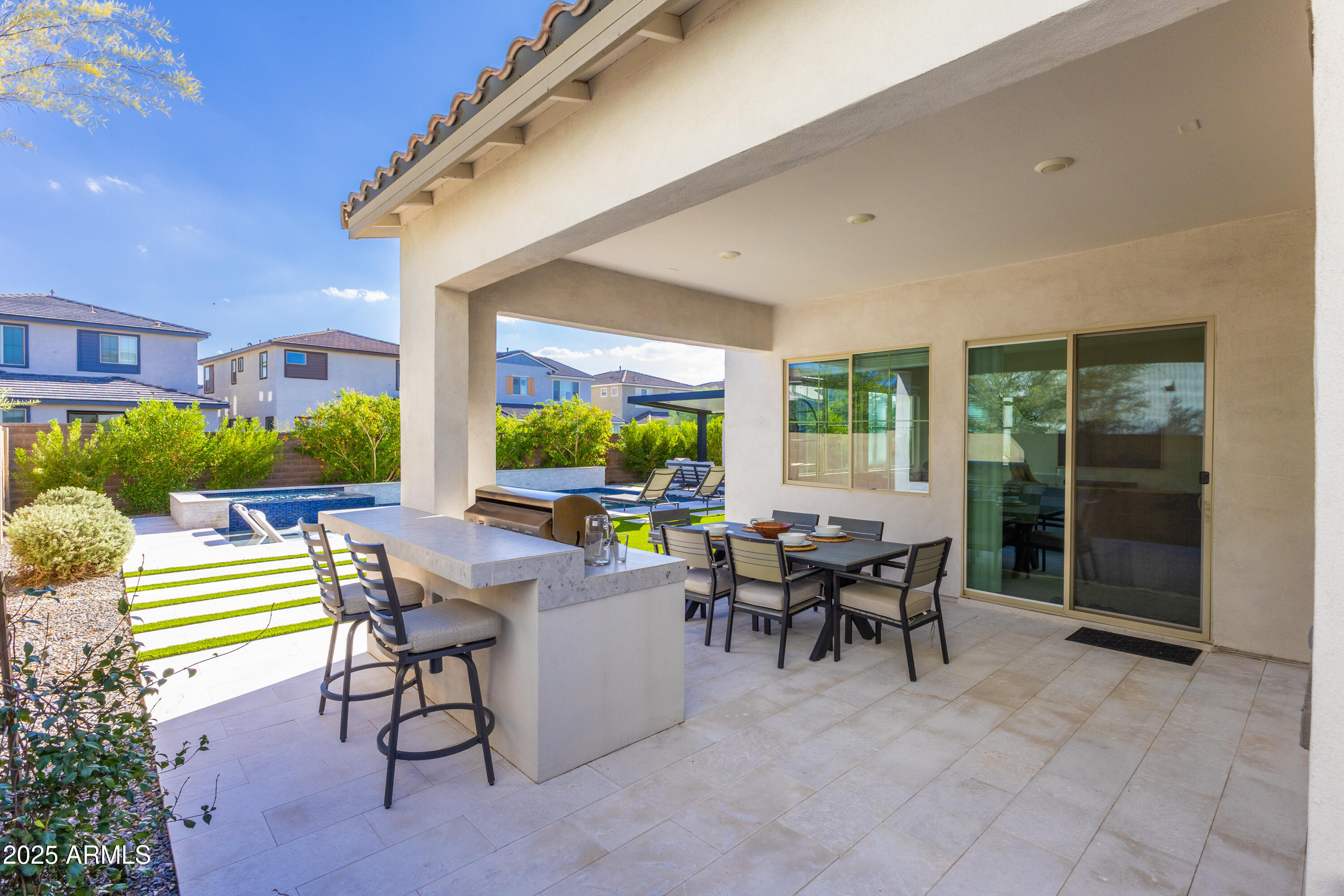 1463 E LODGEPOLE Drive