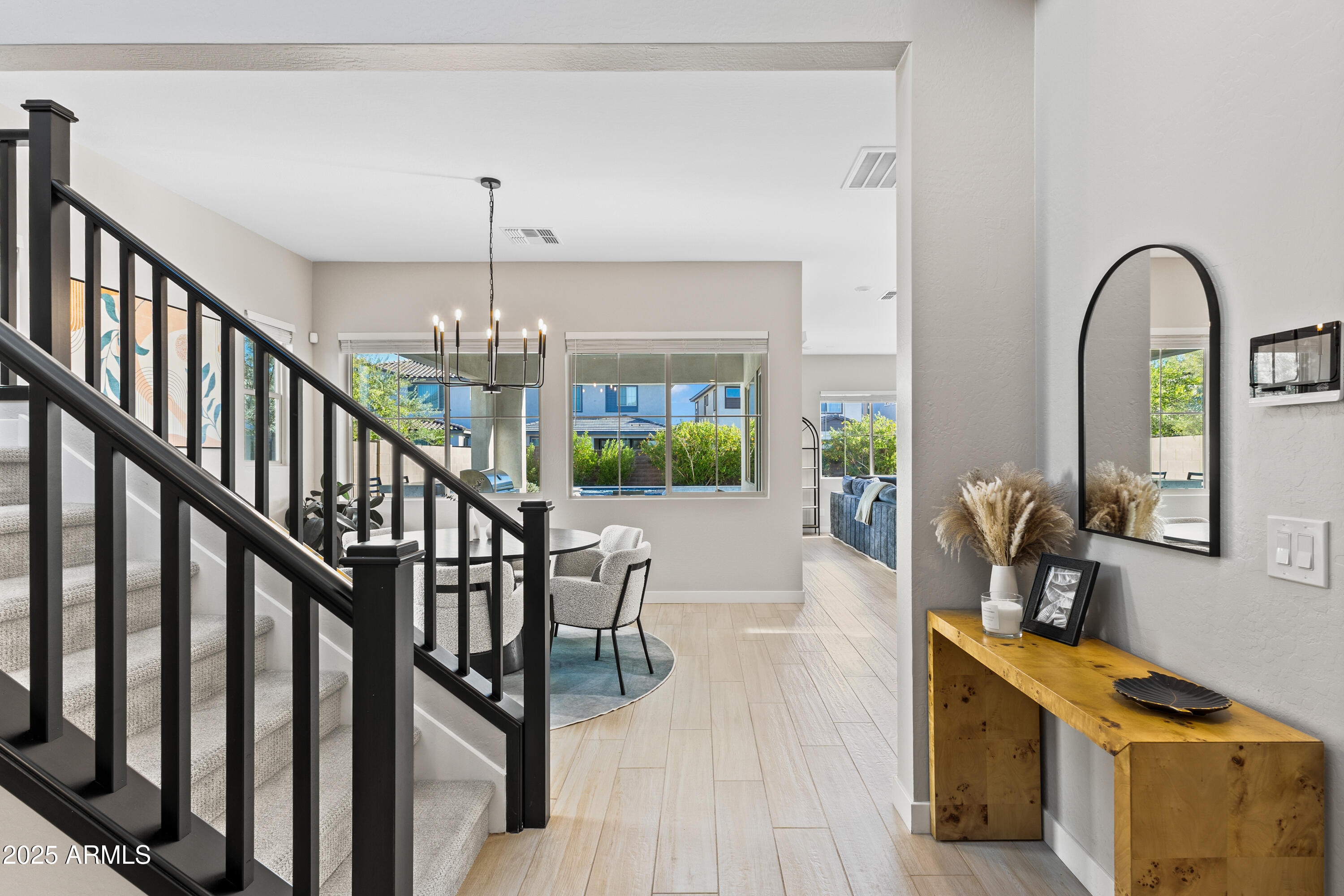 1463 E LODGEPOLE Drive